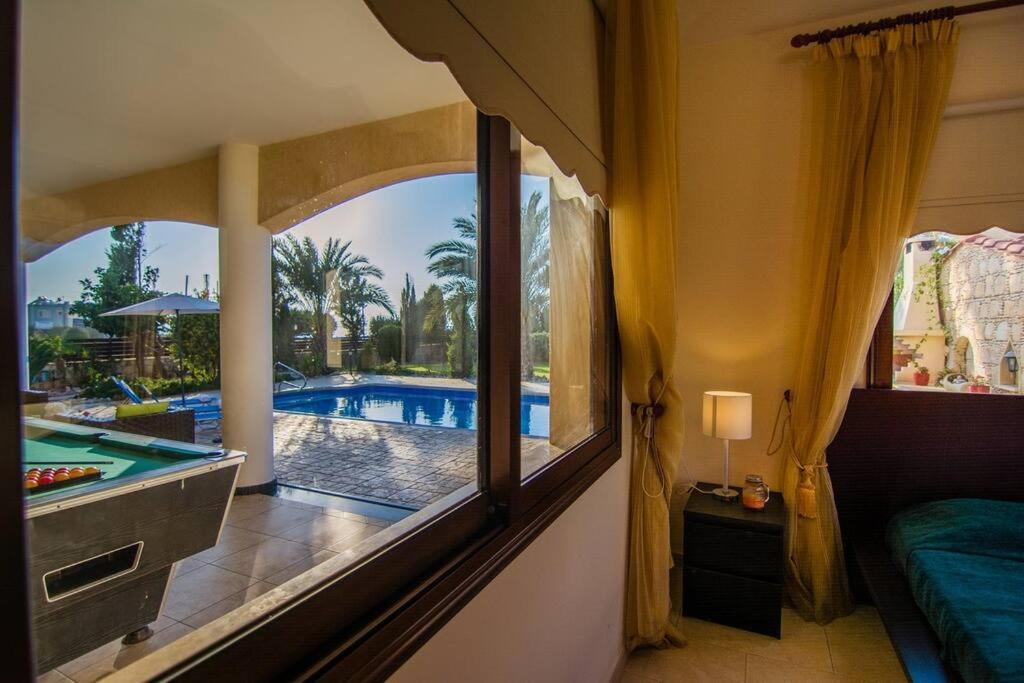 GEORGIA BEACH VILLA