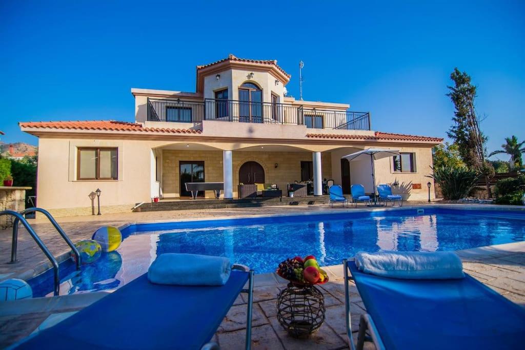GEORGIA BEACH VILLA