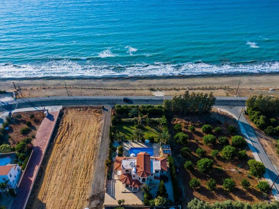 GEORGIA BEACH VILLA