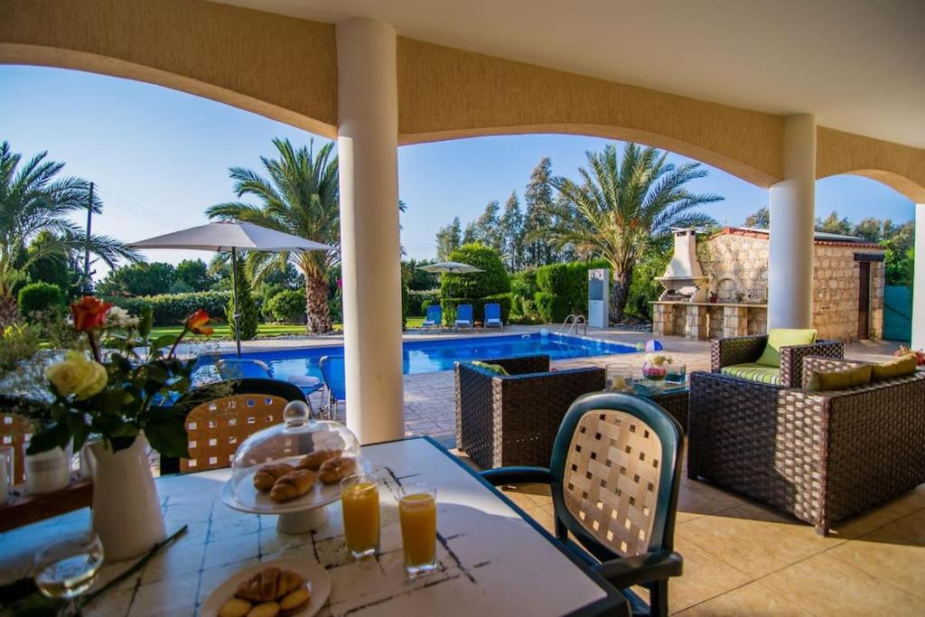 GEORGIA BEACH VILLA