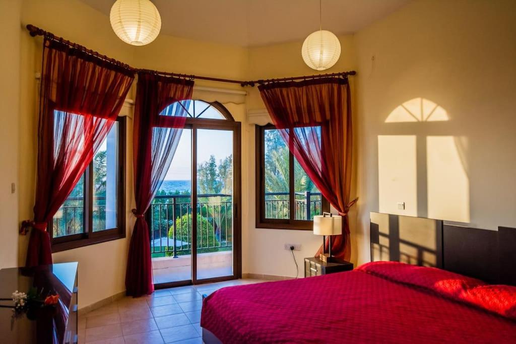 GEORGIA BEACH VILLA