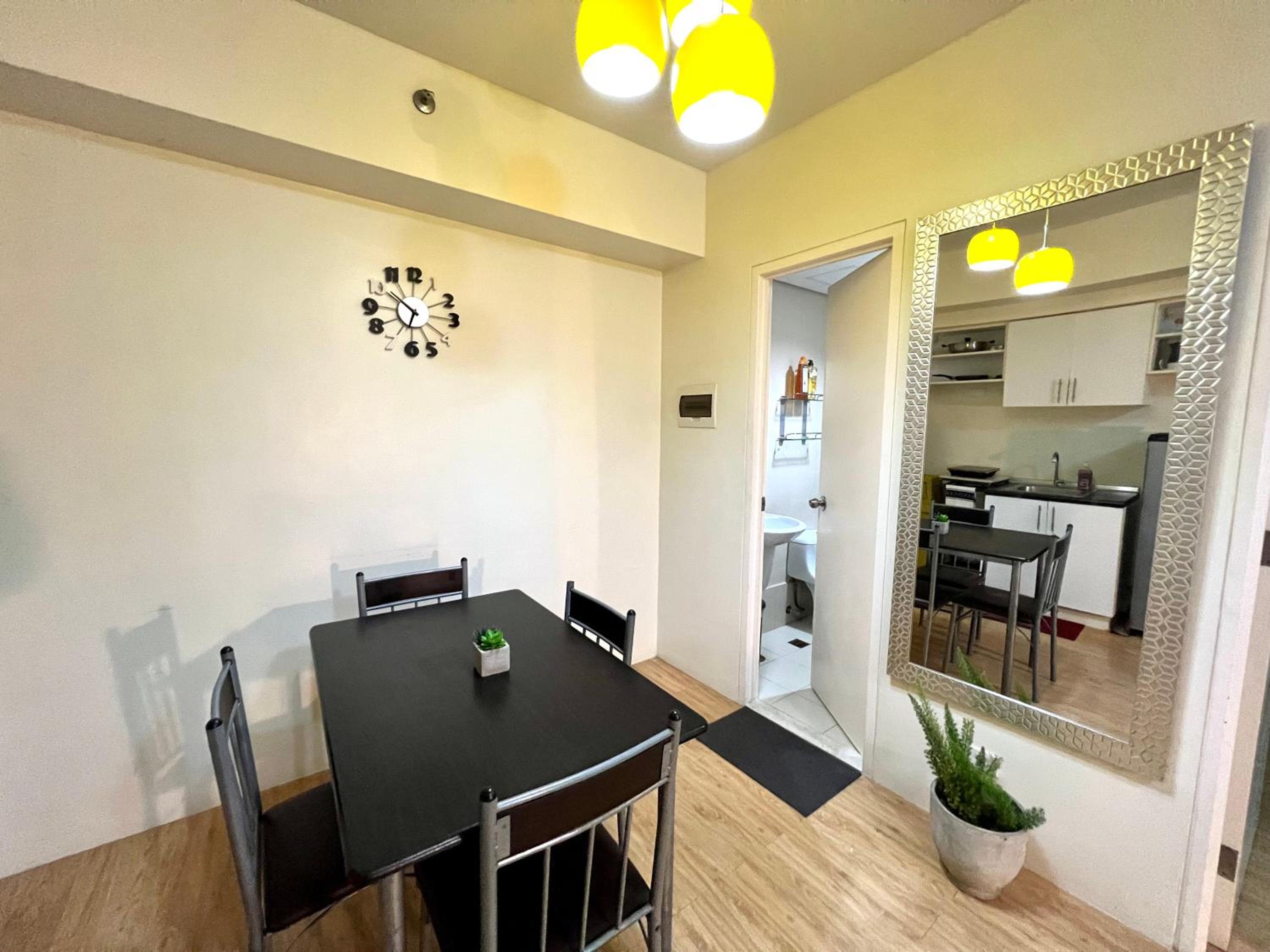 IT Park 1-bedroom w/pool view 2