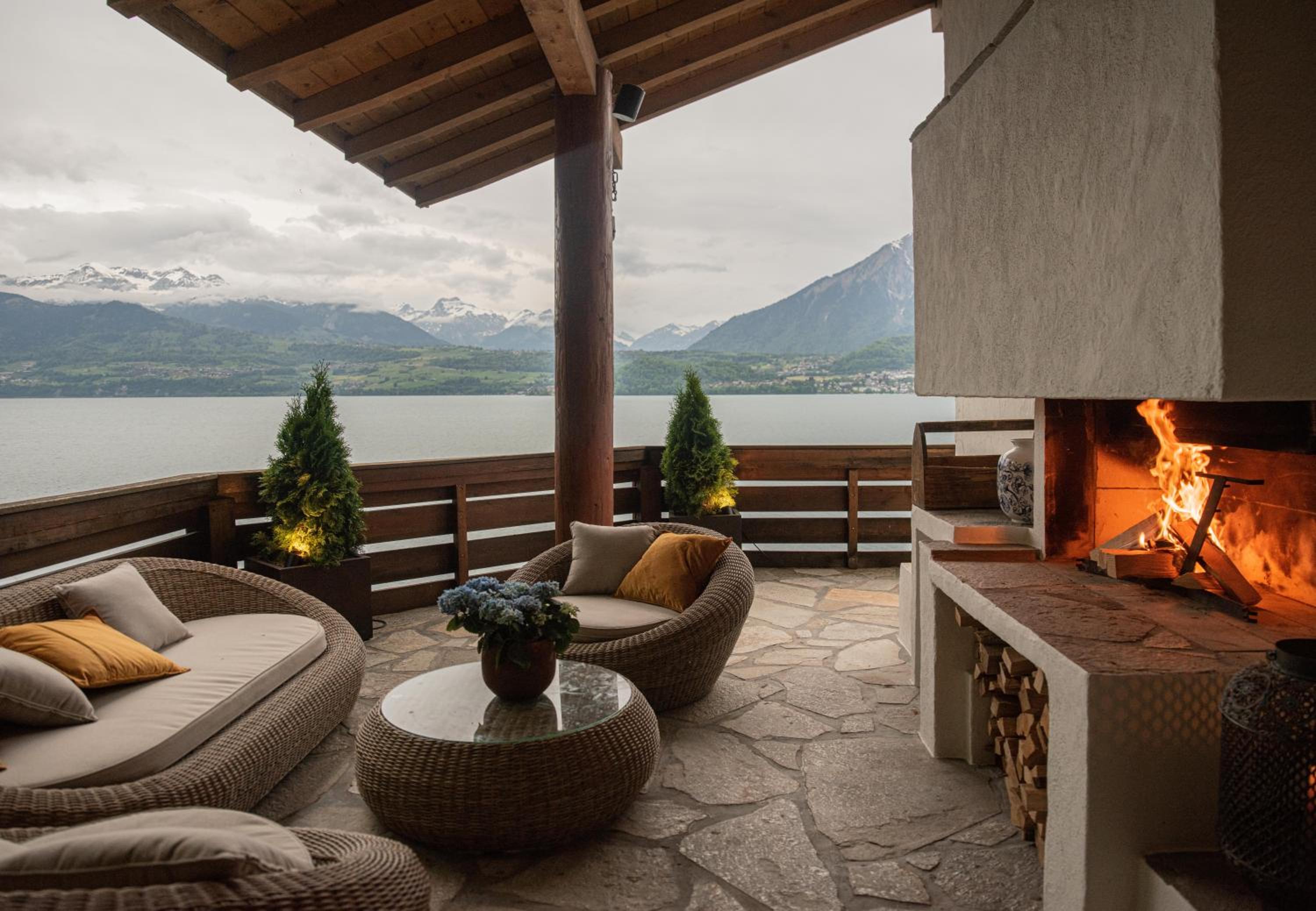 Lakeside Chalet with Panorama View