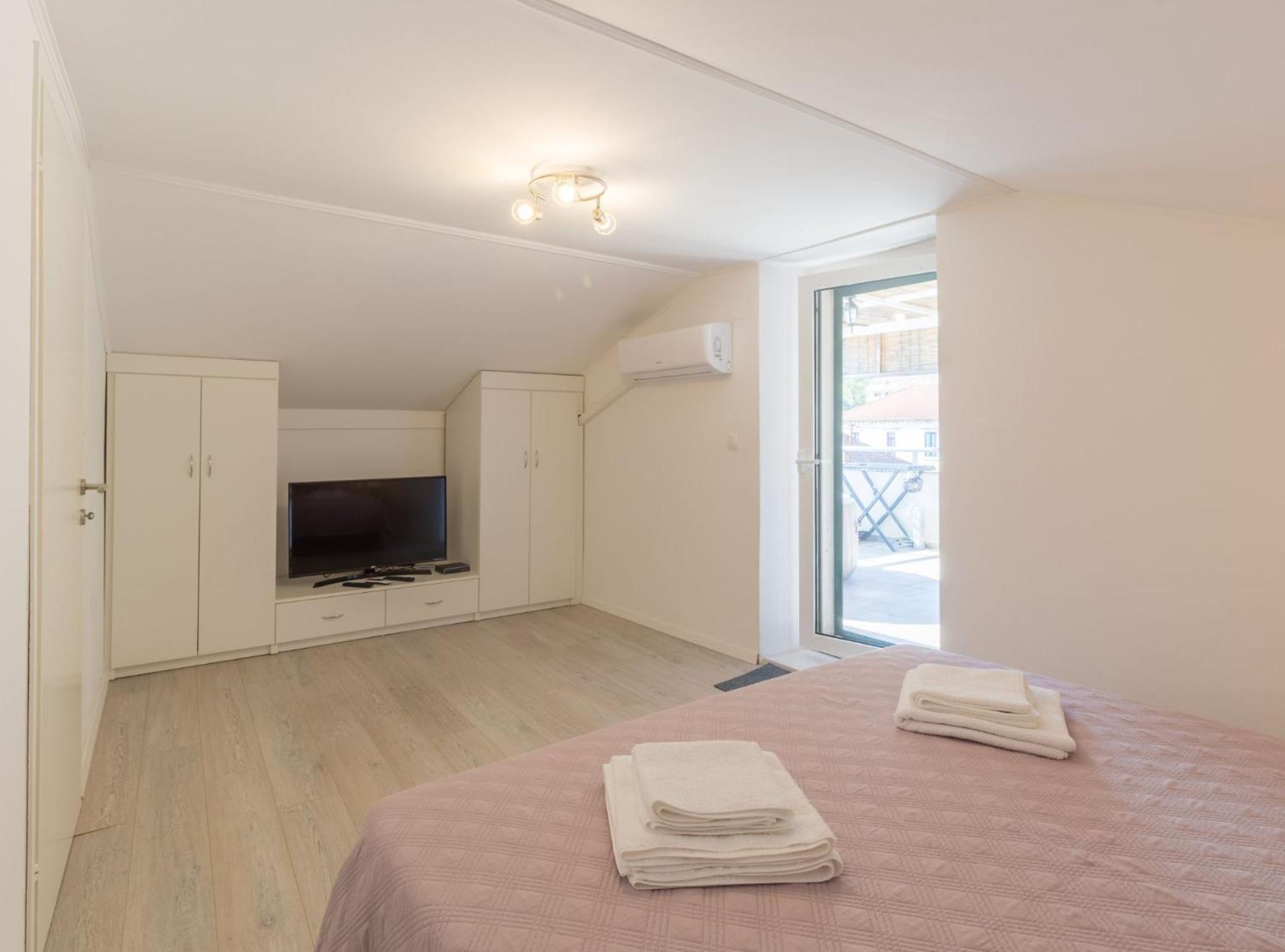 Holiday Home Riva view 4
