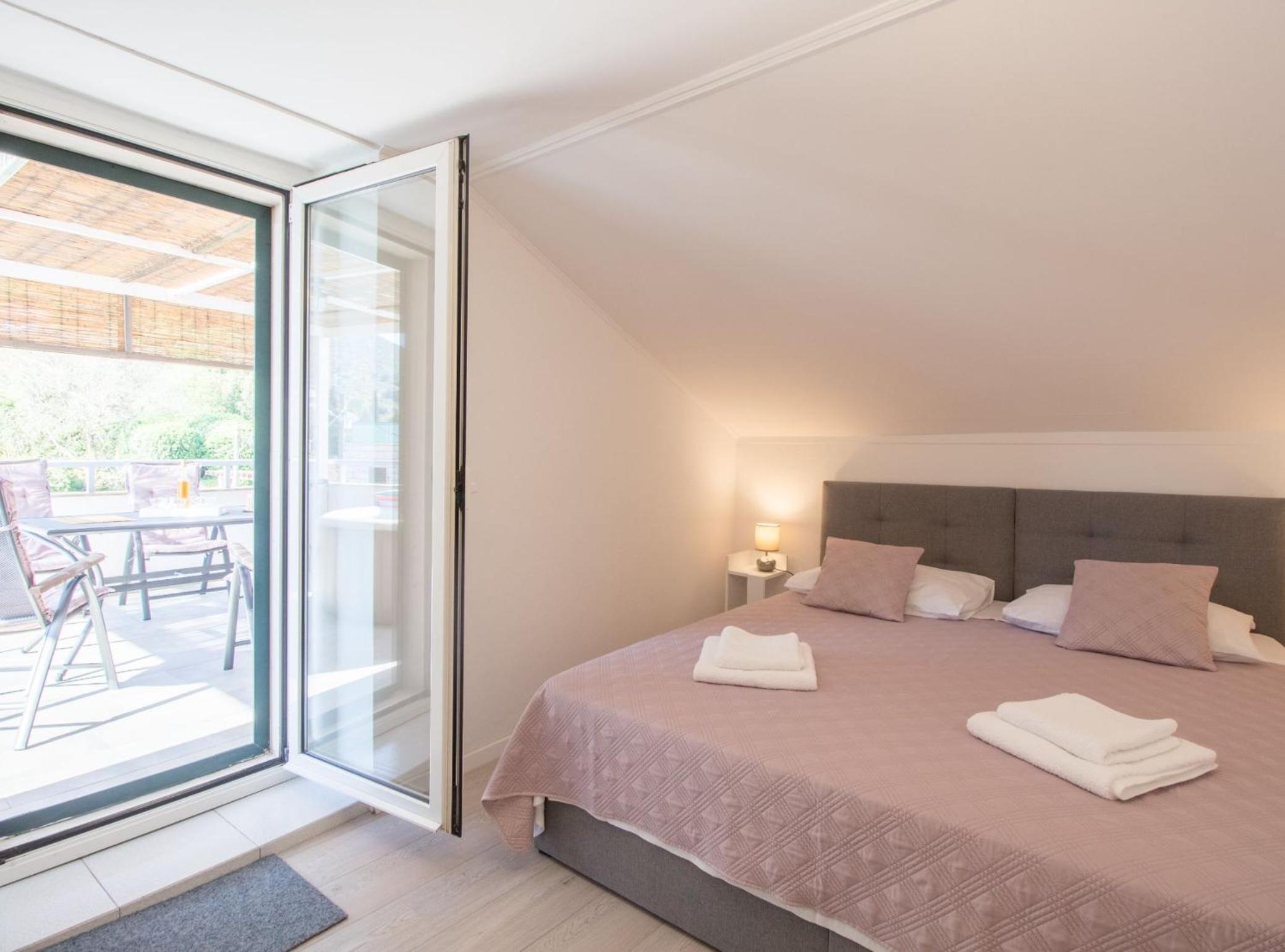 Holiday Home Riva view 5
