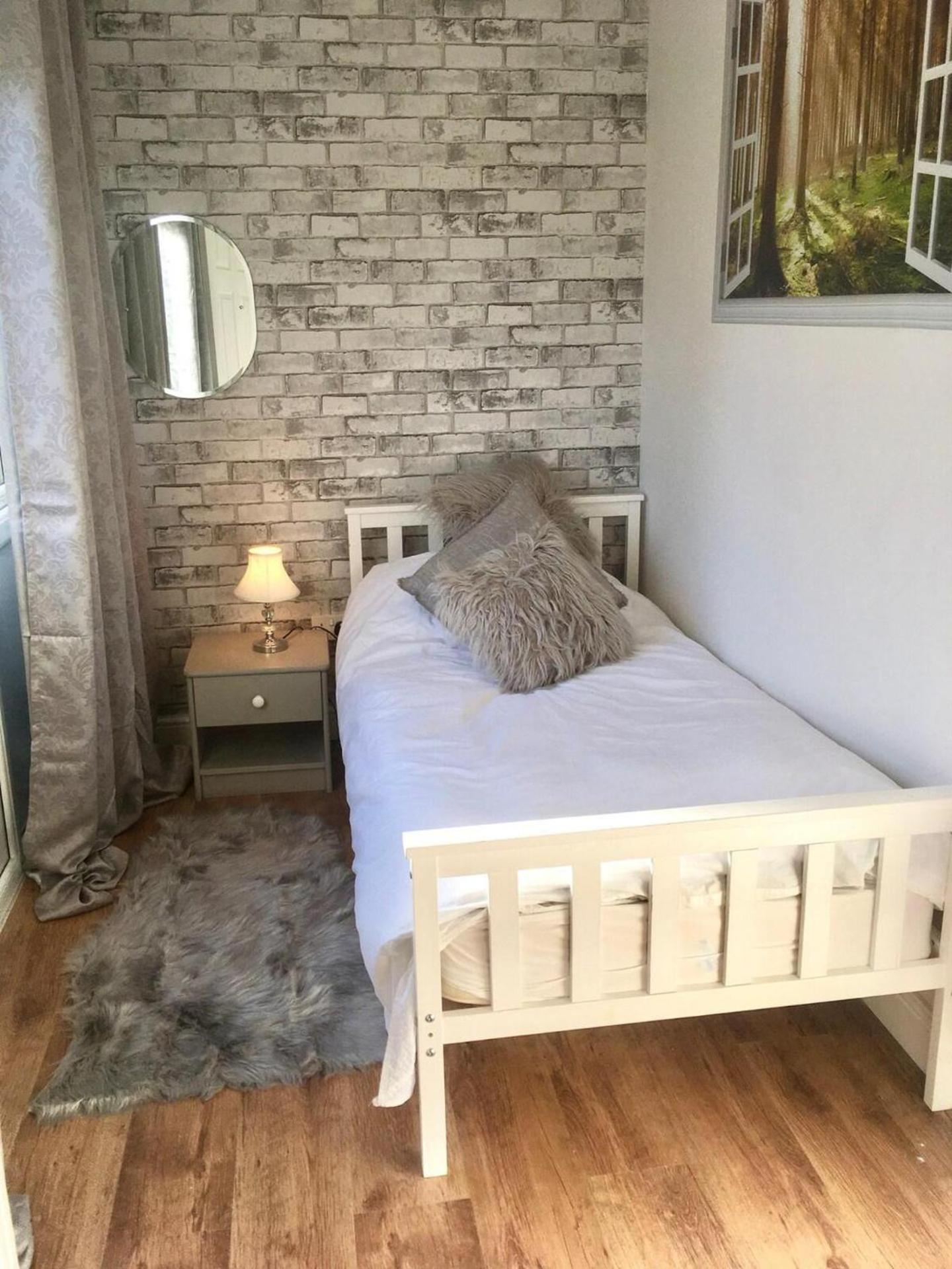 Cosy and secluded brook-side lodge view 4