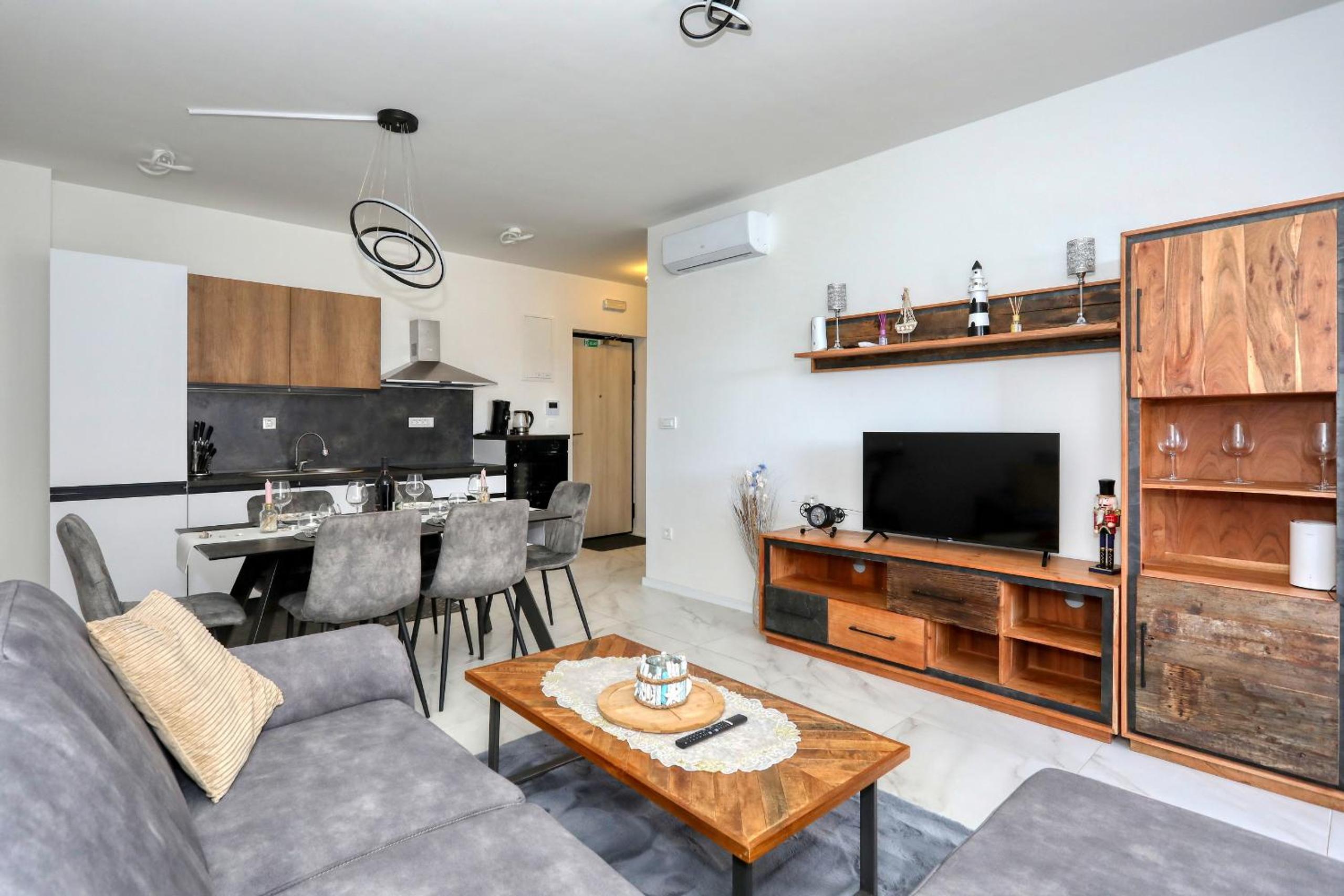 Apartment Relex with pool & Jacuzzi view 5