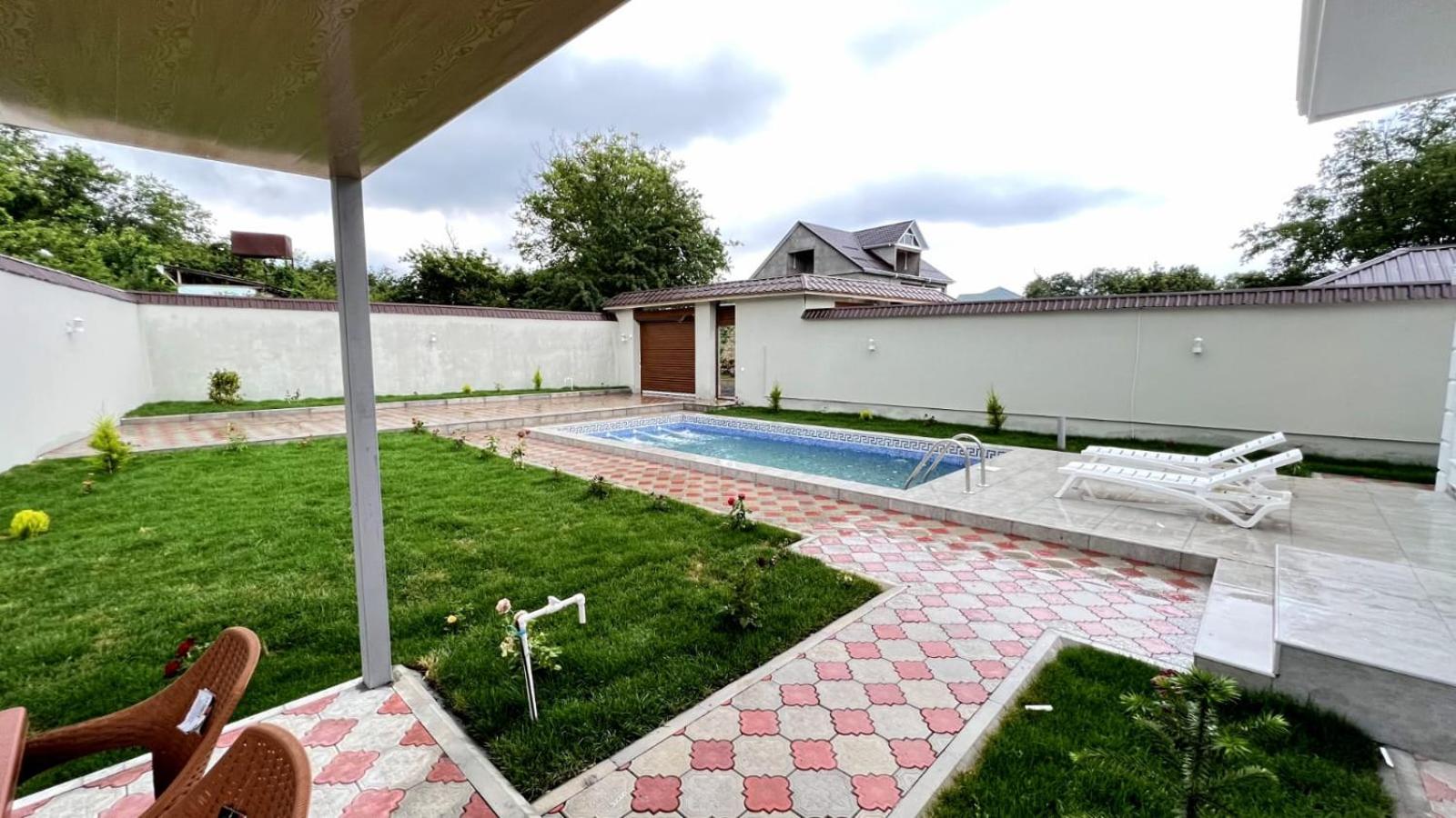 White villa 4 bedrooms