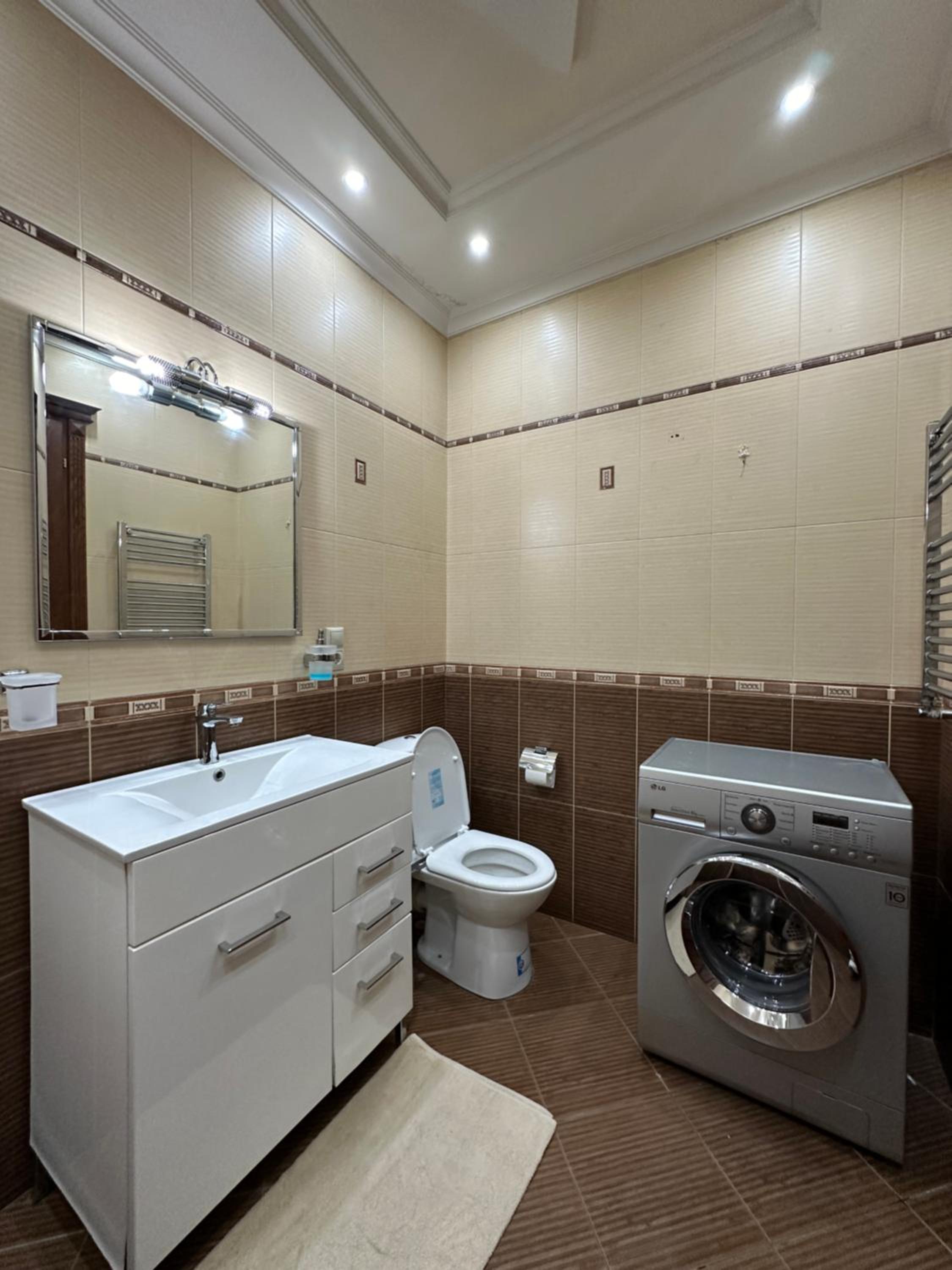 Abovyan street, 2 bedrooms Spacious and Luxury apartment AB917
