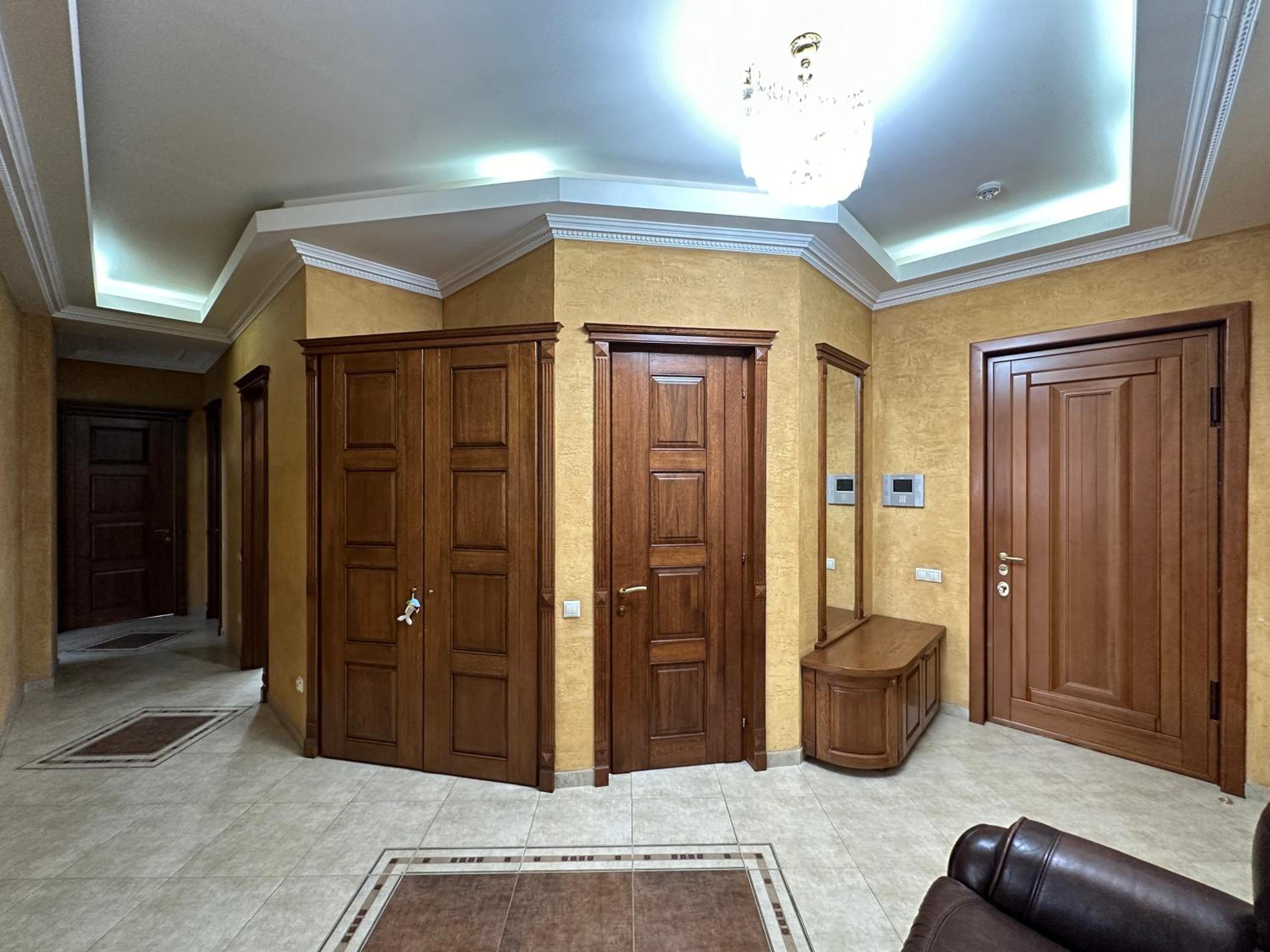 Abovyan street, 2 bedrooms Spacious and Luxury apartment AB917