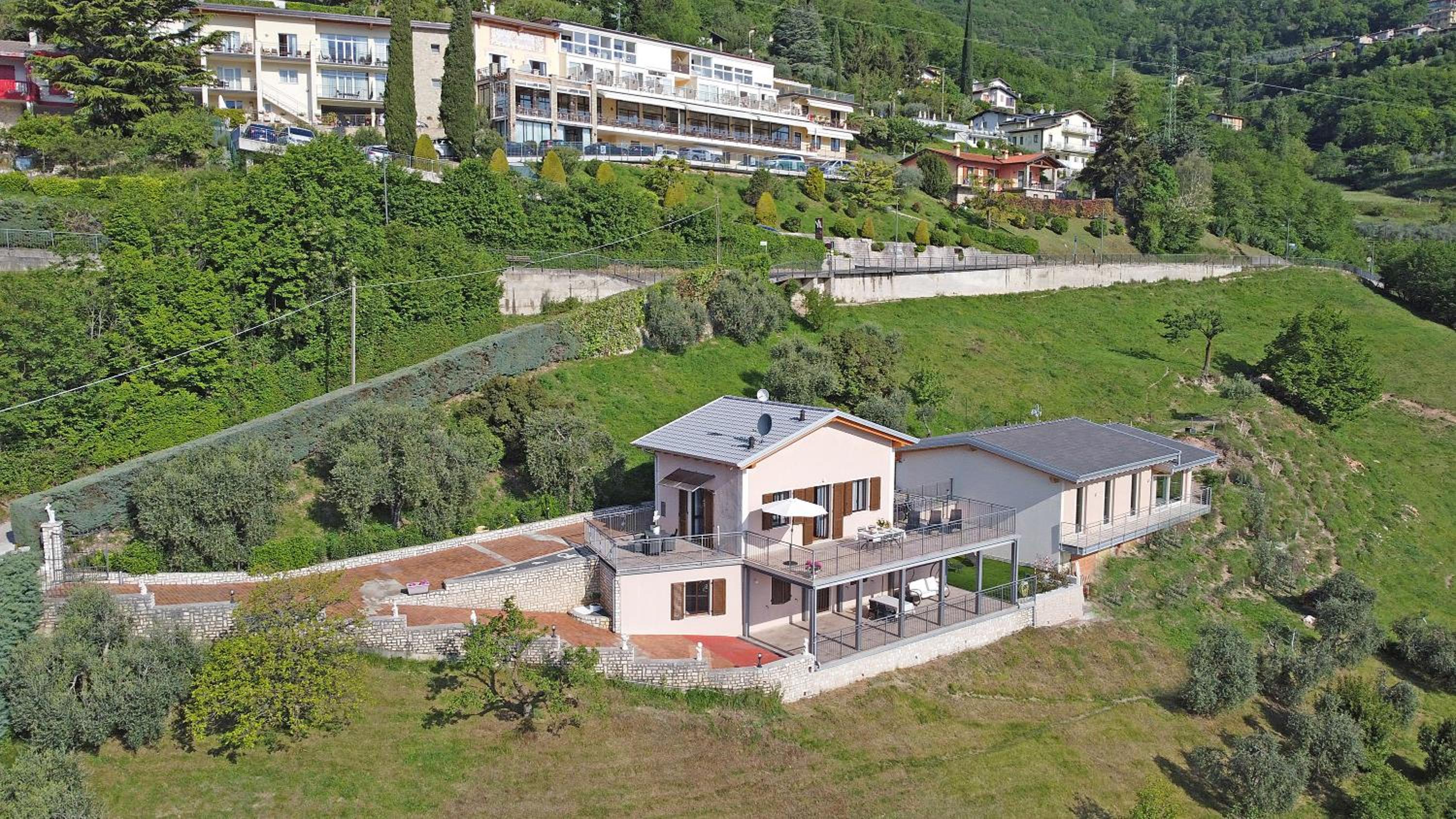 Maison du Pralonc - Lago view 4