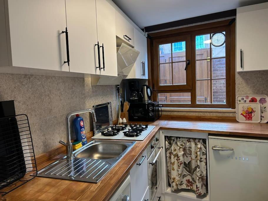 Villa Arancia Istanbul - Garden, BBQ, Sauna & Turkish Bath by the Tram in Fatih