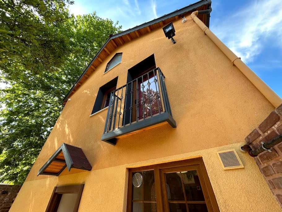 Villa Arancia Istanbul - Garden, BBQ, Sauna & Turkish Bath by the Tram in Fatih