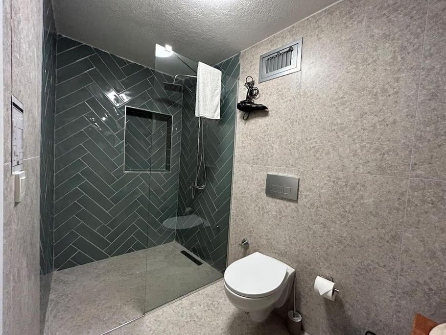 Villa Arancia Istanbul - Garden, BBQ, Sauna & Turkish Bath by the Tram in Fatih