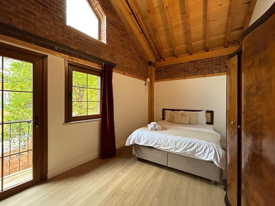 Villa Arancia Istanbul - Garden, BBQ, Sauna & Turkish Bath by the Tram in Fatih