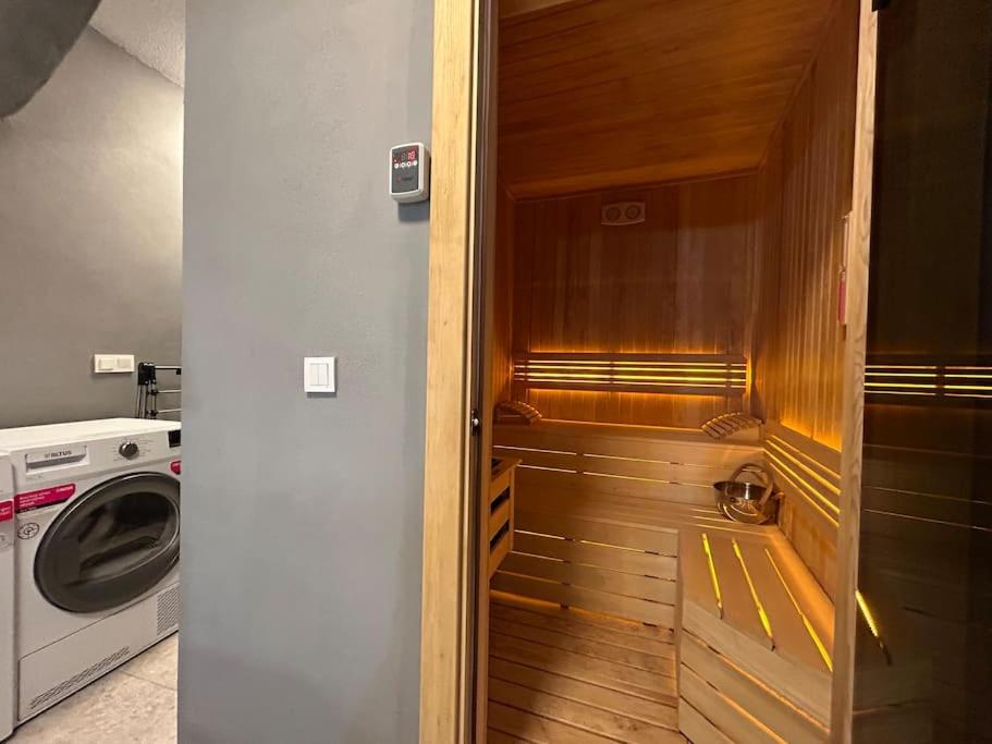 Villa Arancia Istanbul - Garden, BBQ, Sauna & Turkish Bath by the Tram in Fatih