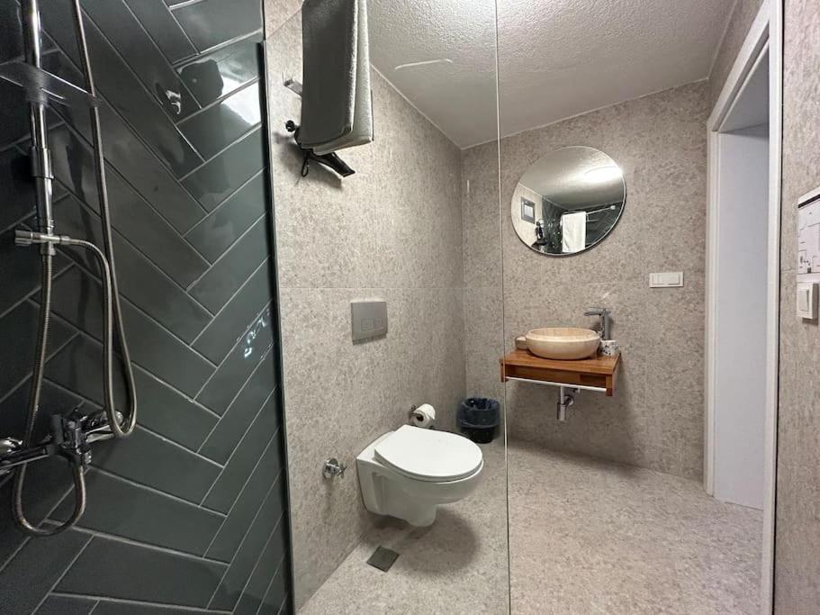Villa Arancia Istanbul - Garden, BBQ, Sauna & Turkish Bath by the Tram in Fatih