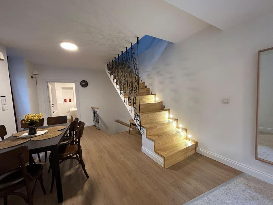 Villa Arancia Istanbul - Garden, BBQ, Sauna & Turkish Bath by the Tram in Fatih