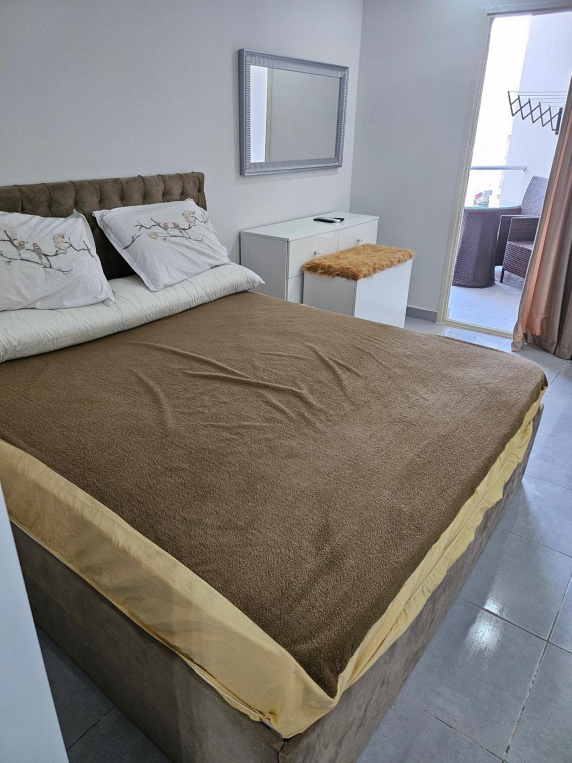 Compound scandic