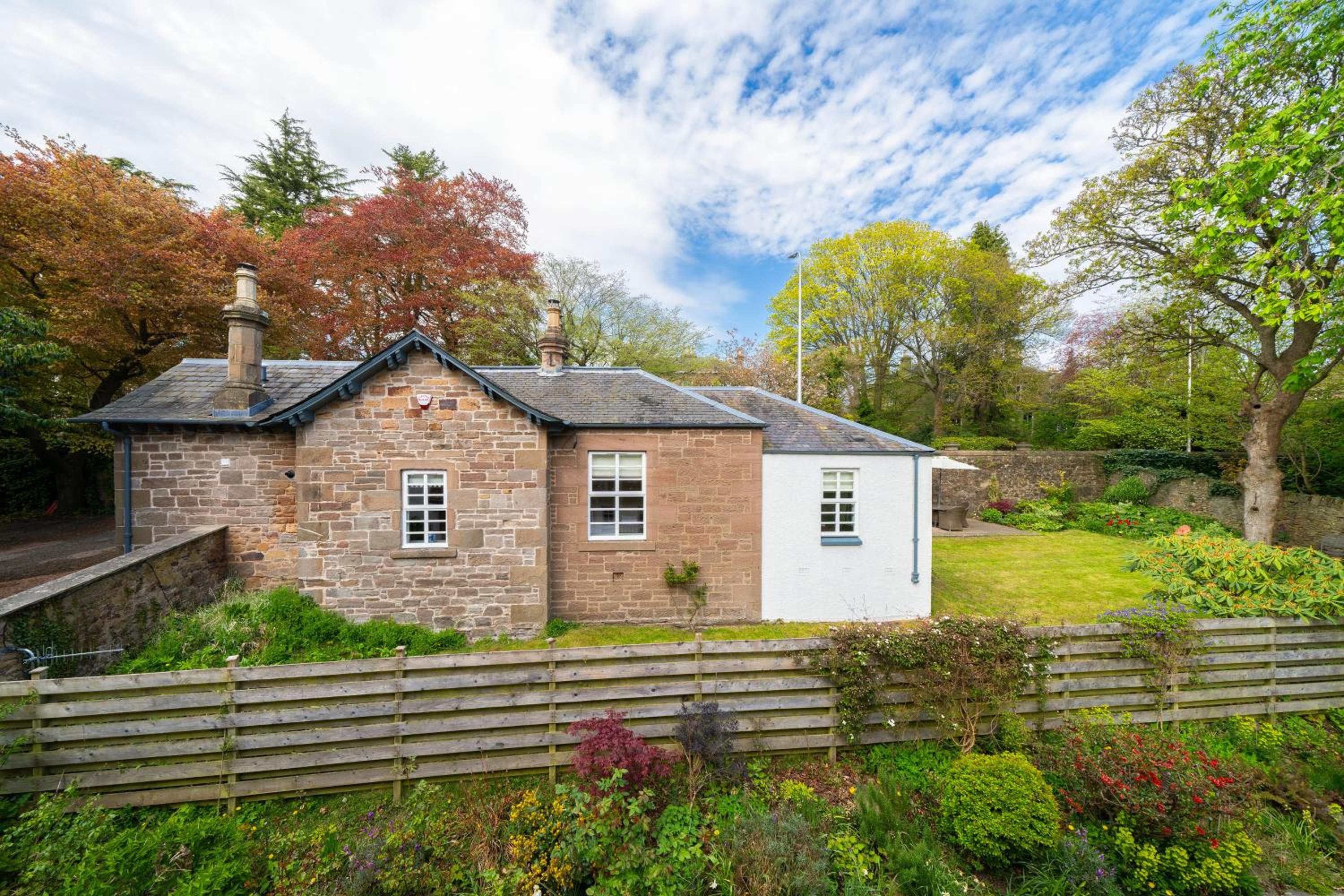 Binrock Lodge