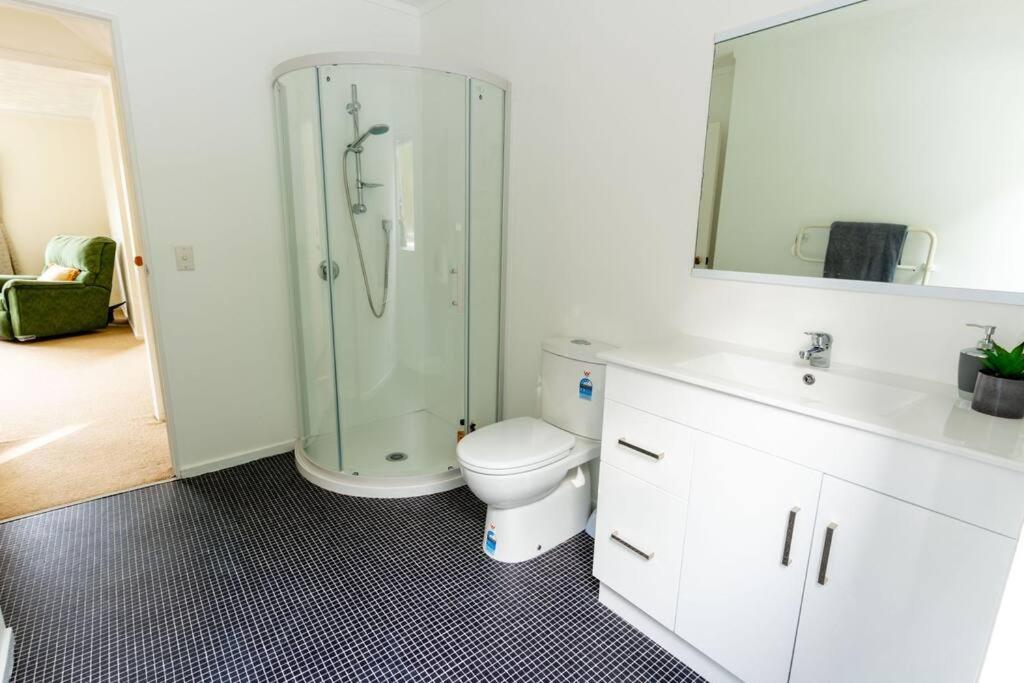 Big sale in winter three bedrooms two bathrooms in karori