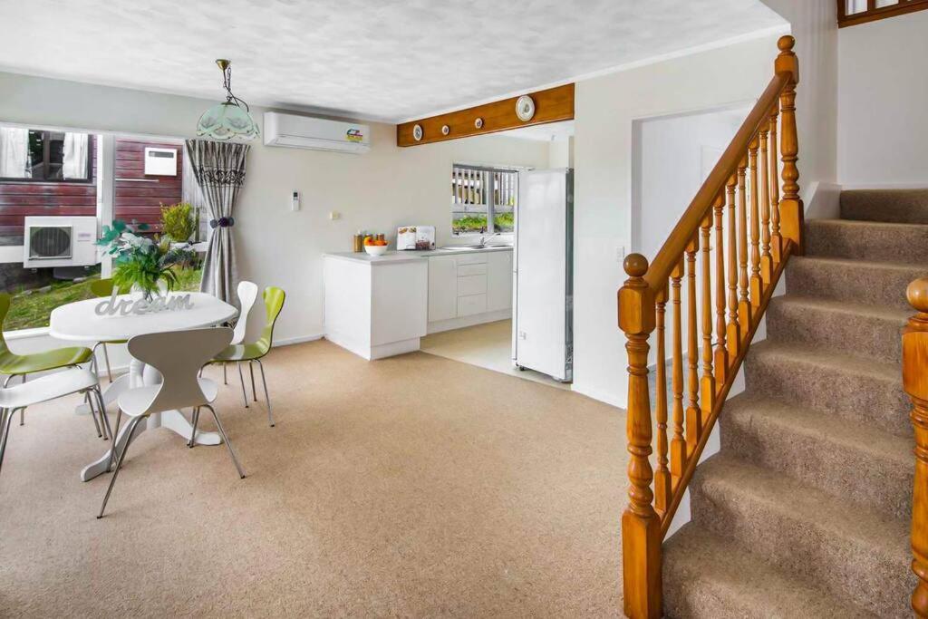 Big sale in winter three bedrooms two bathrooms in karori