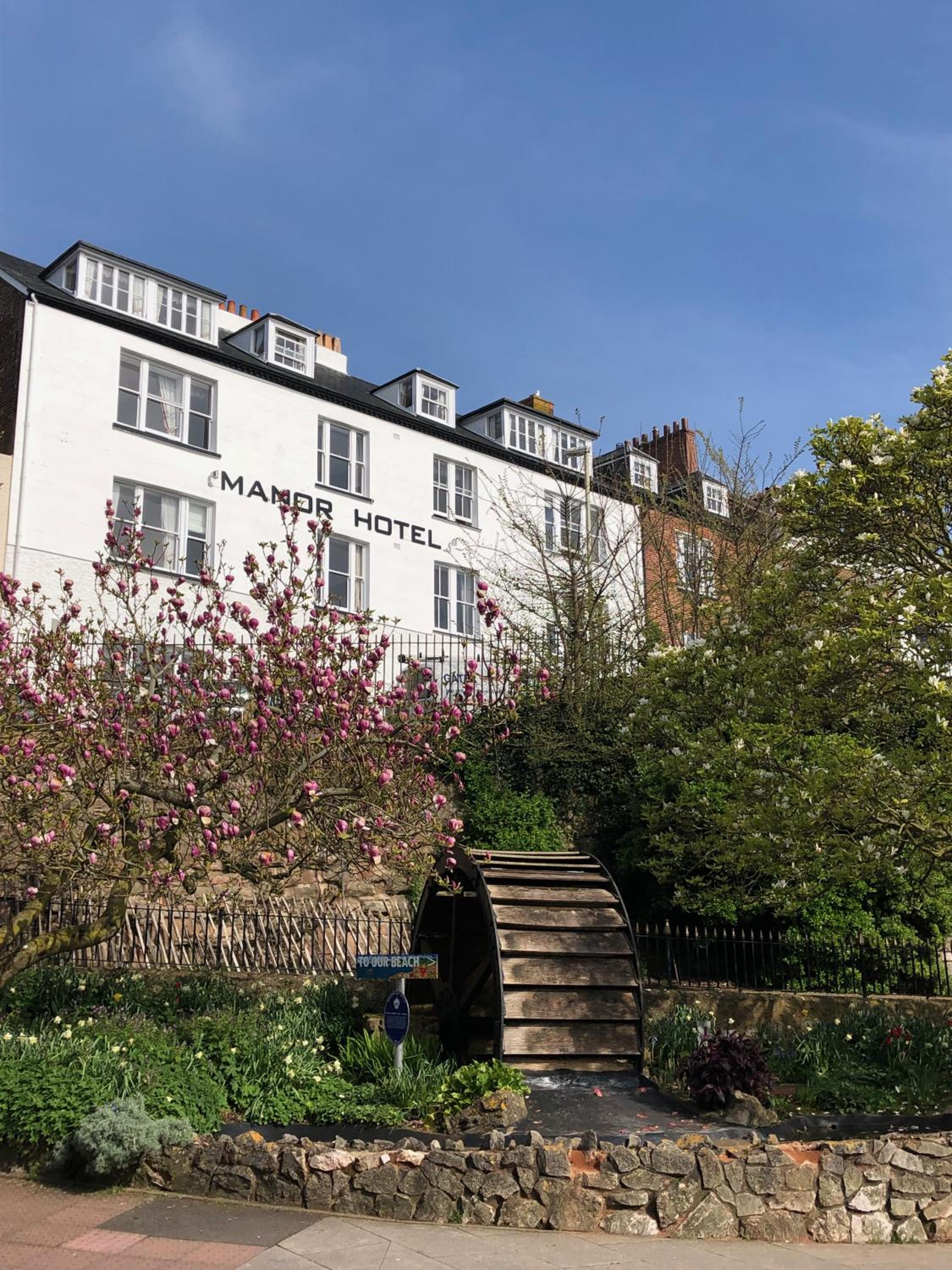 Hotel Manor Hotel - Image 1