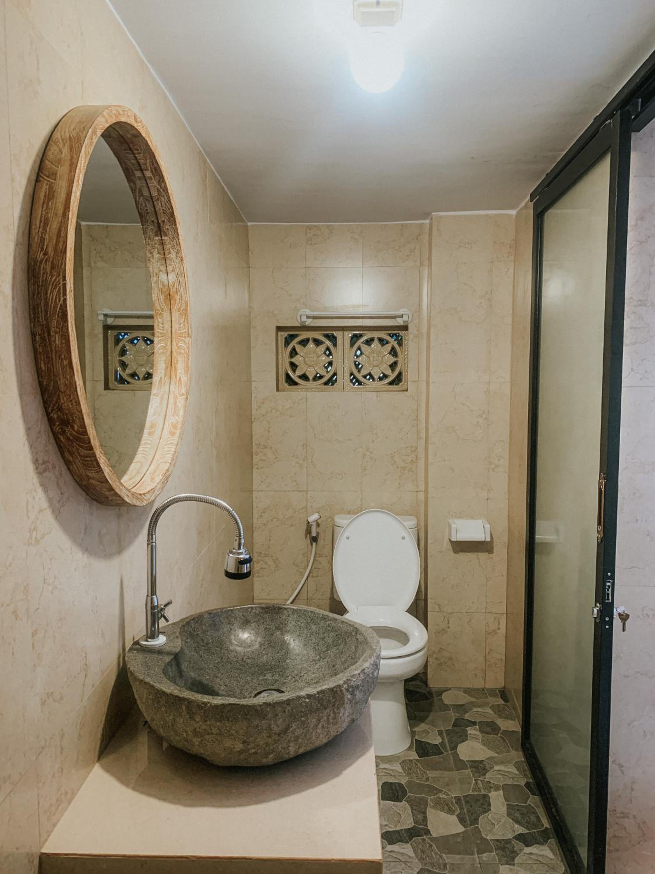 8July Guest House ROOM 2 view 2