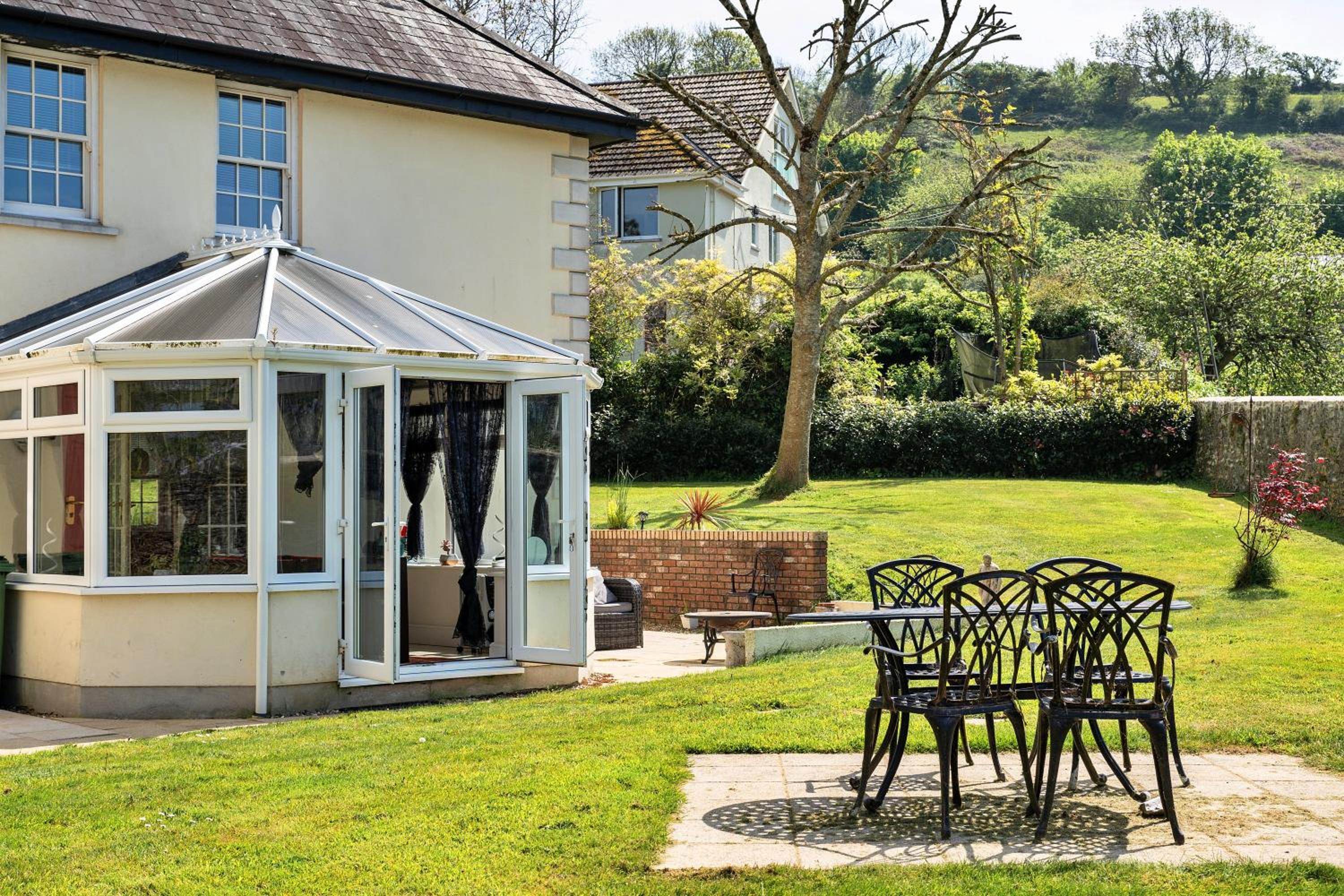 Finest Retreats - Nicely Tucked Away Cottage view 5
