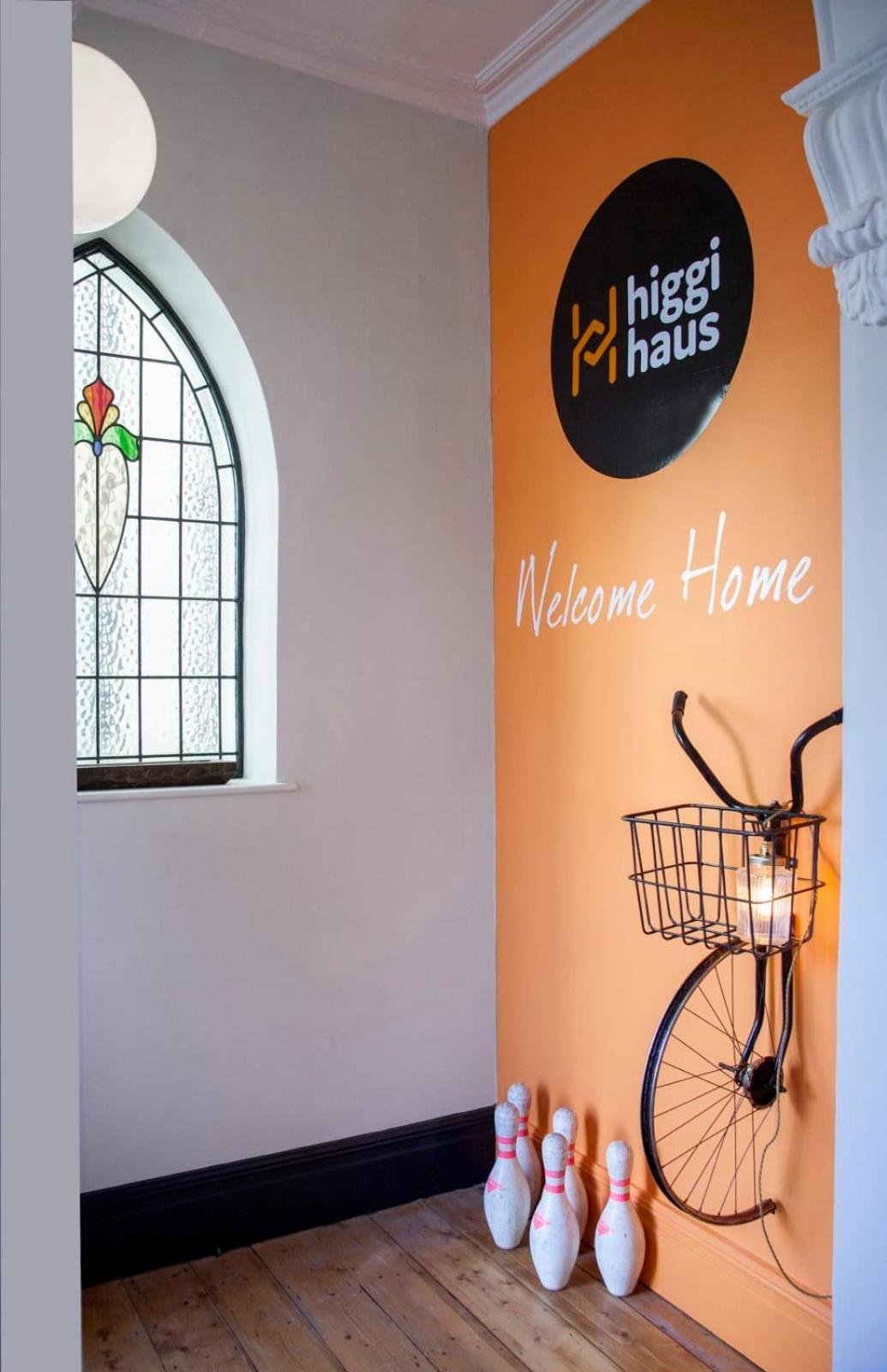Stag & Hen Retreat - Walk to Nightlife - Sleeps 16 view 5