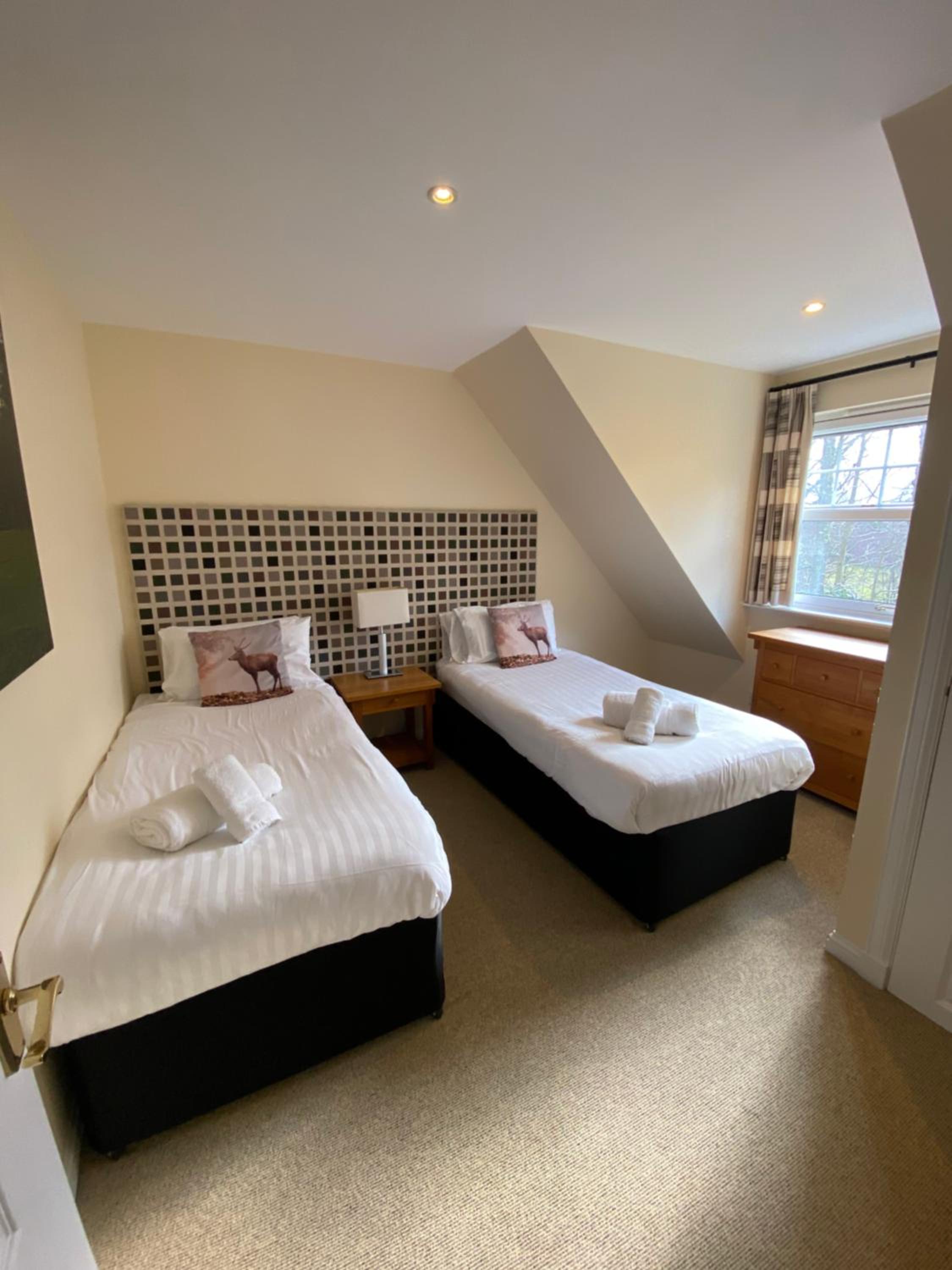 Two bed Villa 4 at Inchmarlo near Banchory in Royal Deeside view 5
