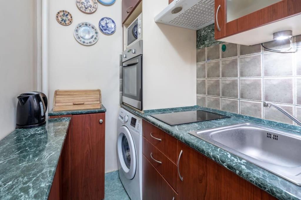 Convenient City Stay