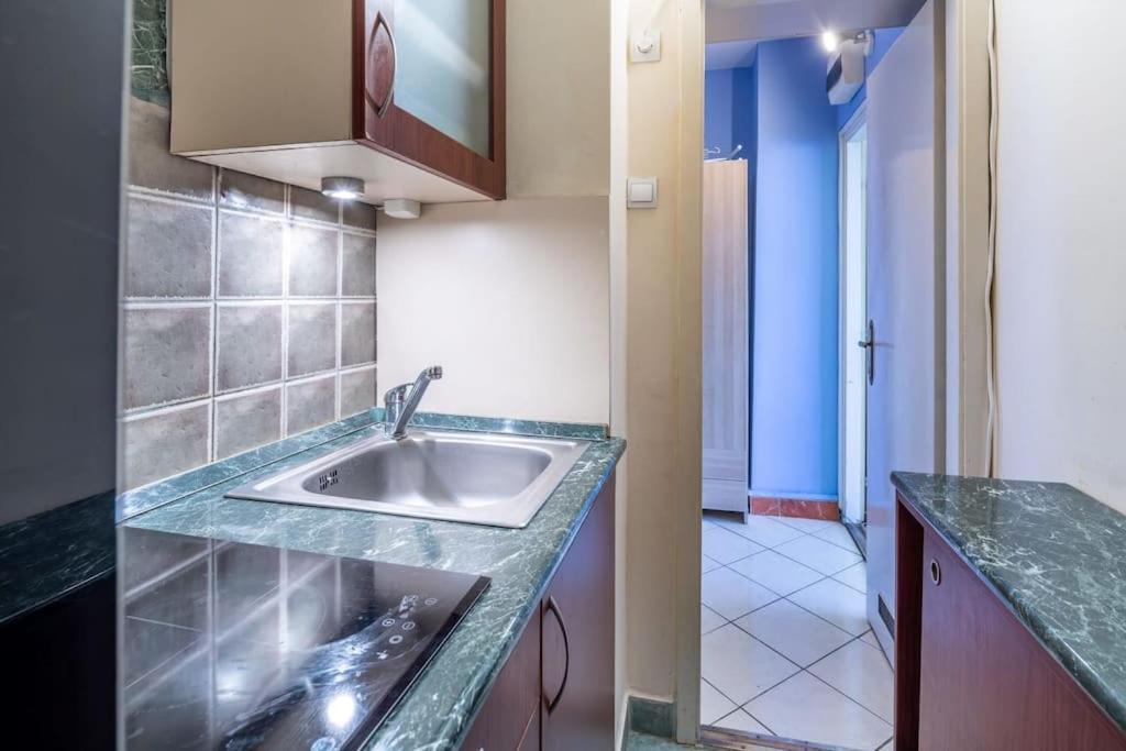 Convenient City Stay