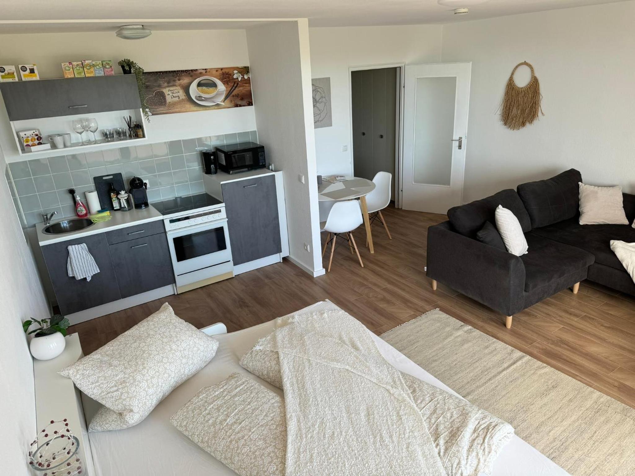 1 Zimmer Wohnung mit Balkon und Kuche - Property Image 4