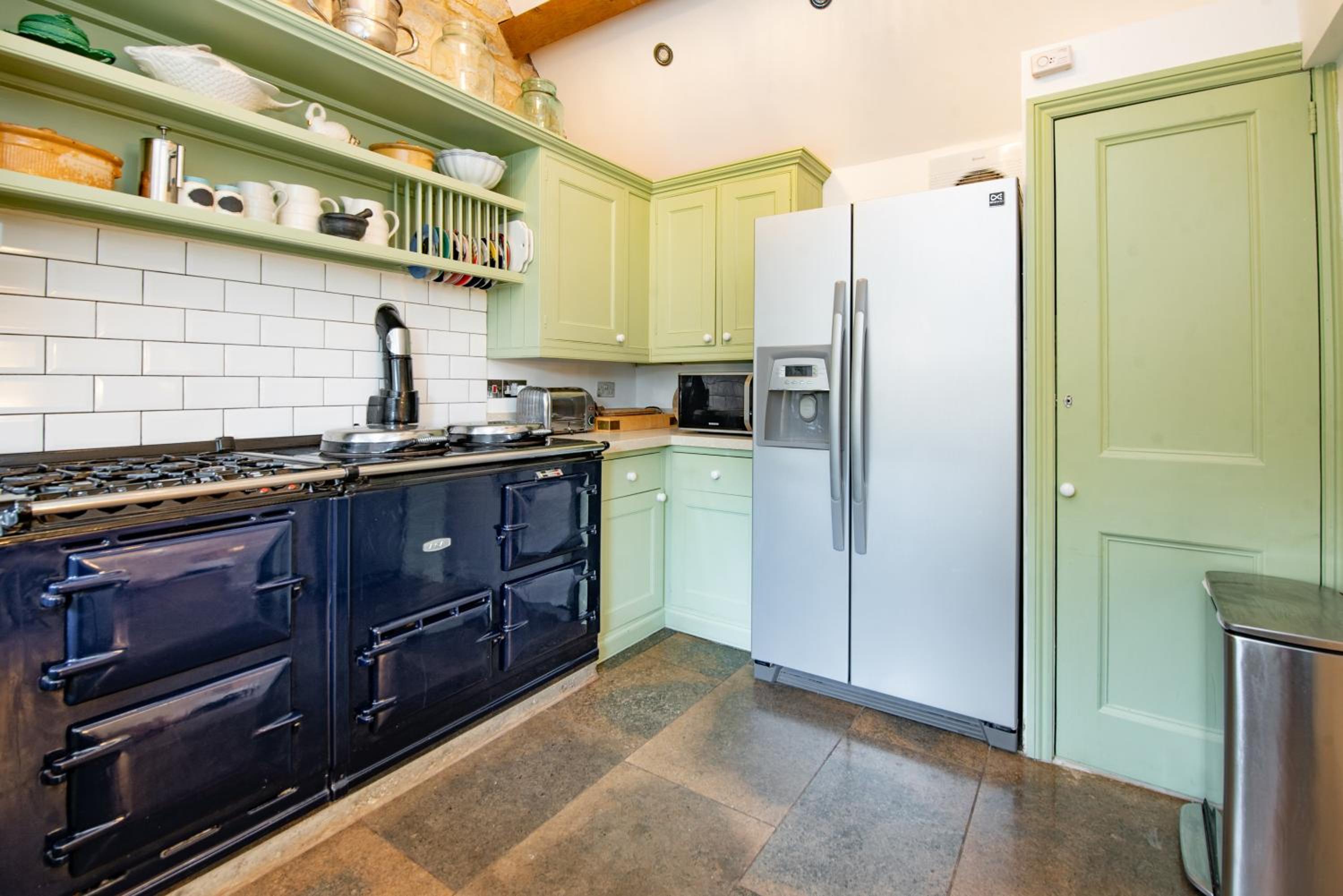 Magnificent Clarence cottage! view 3
