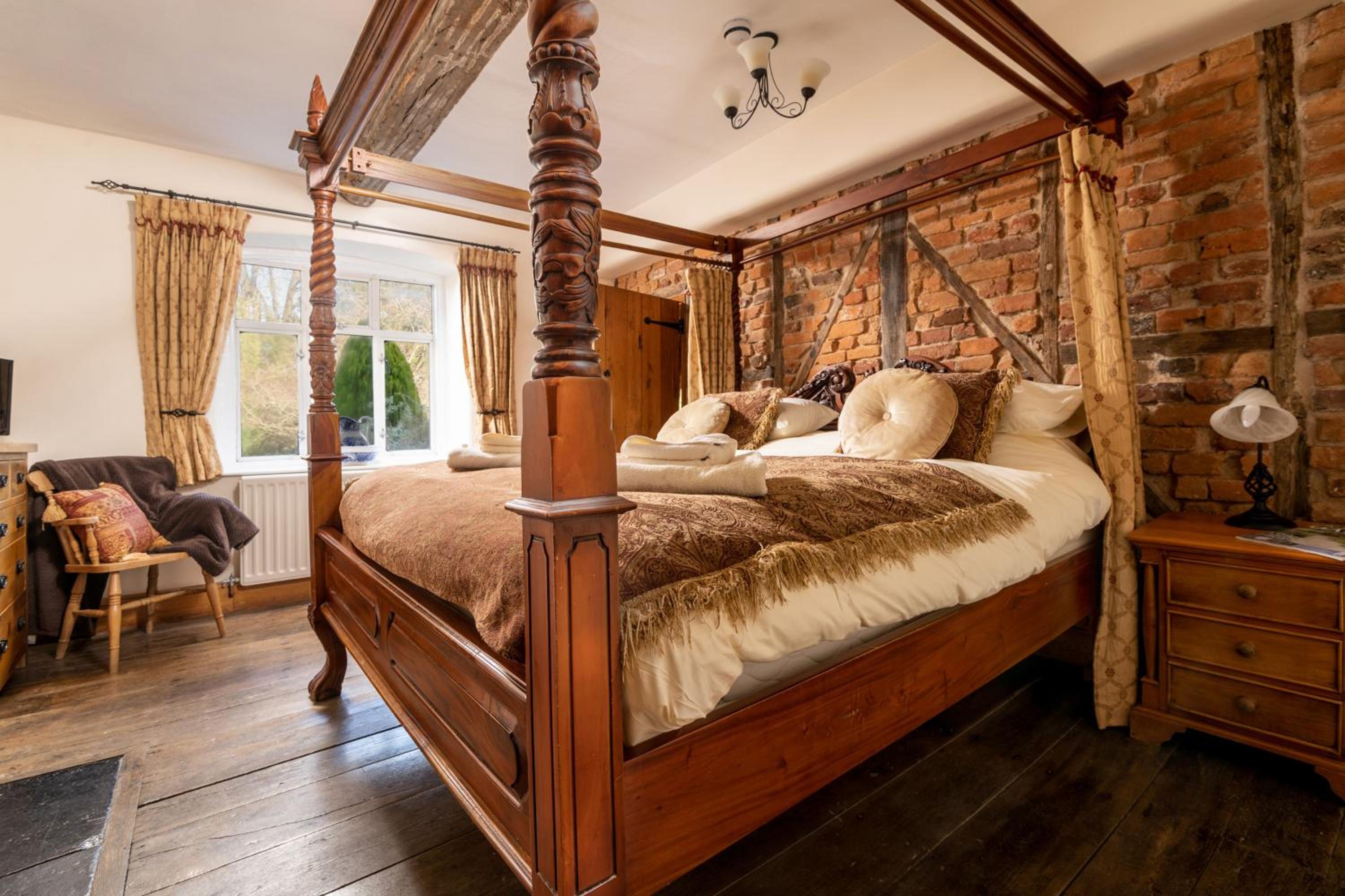 The Manor House view 4