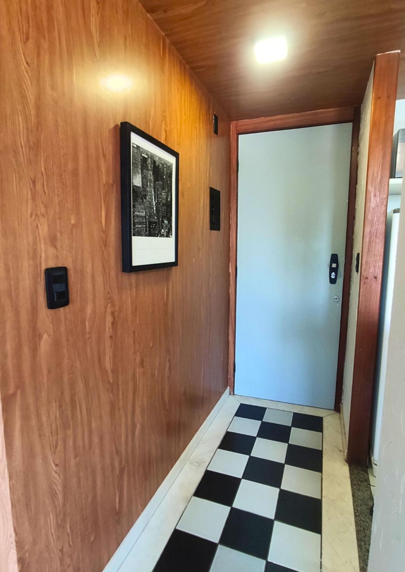 Flat Completo com cozinha no Melhor da Pituba, WIFI, Ar, Netflix, EDF Frente Mar, Piscina