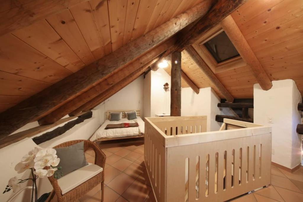 Charming Retreat- 100-Year-Old Stone Rustico