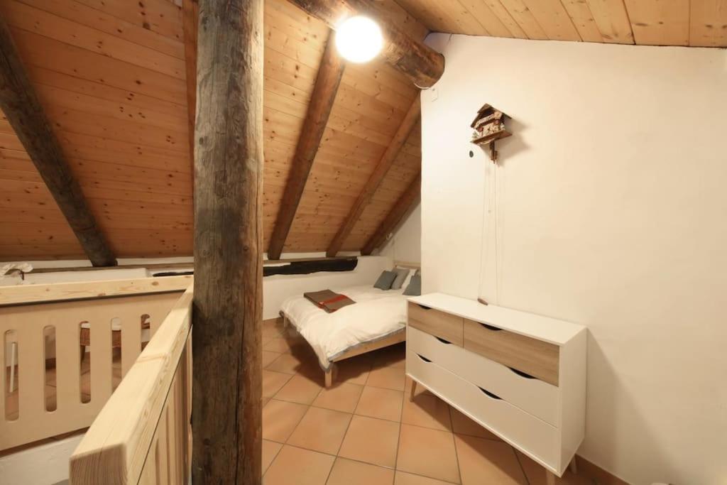 Charming Retreat- 100-Year-Old Stone Rustico