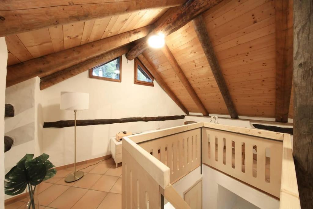Charming Retreat- 100-Year-Old Stone Rustico