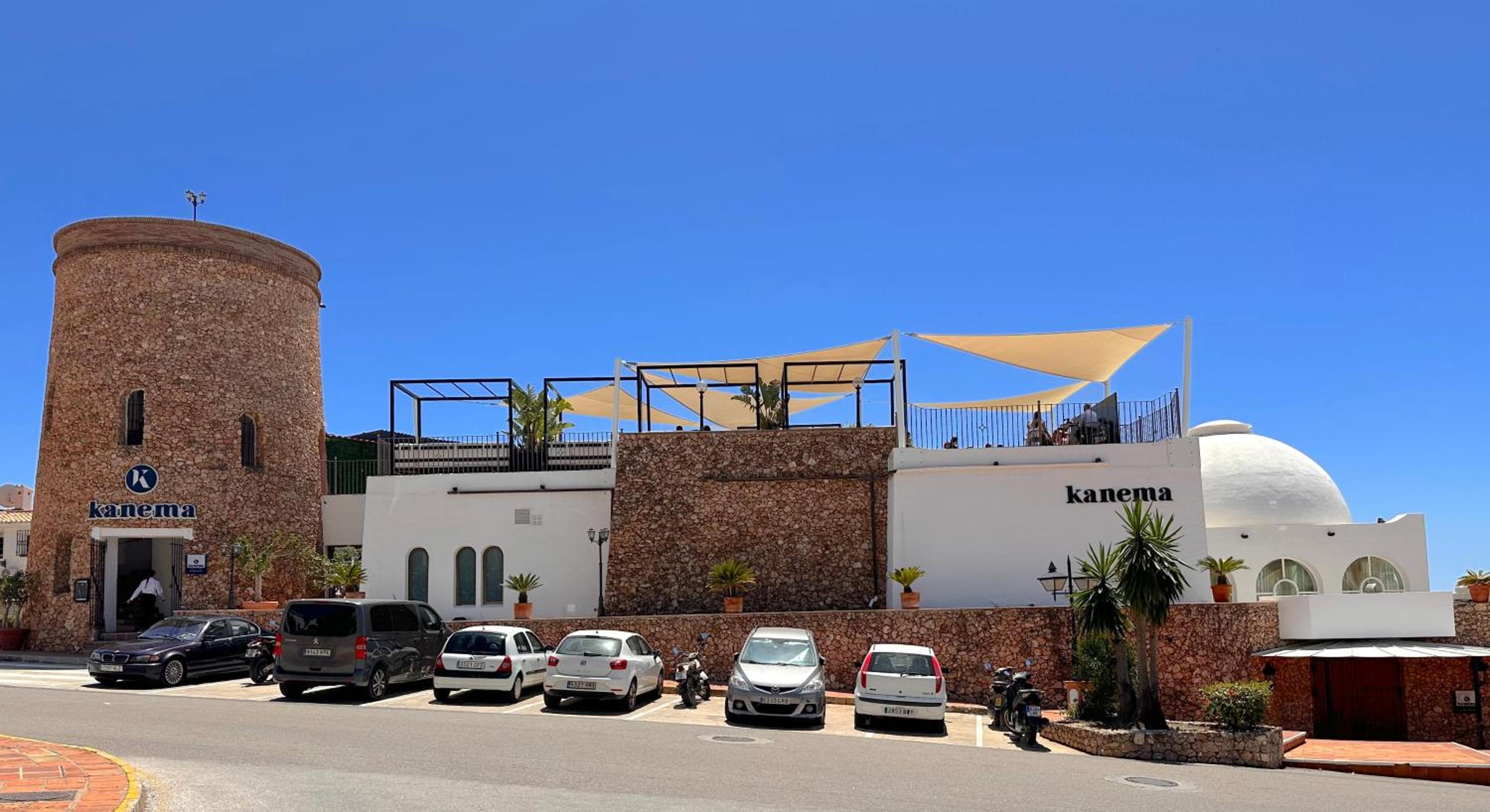 Hibiscos Seaview Terrace by Casasol