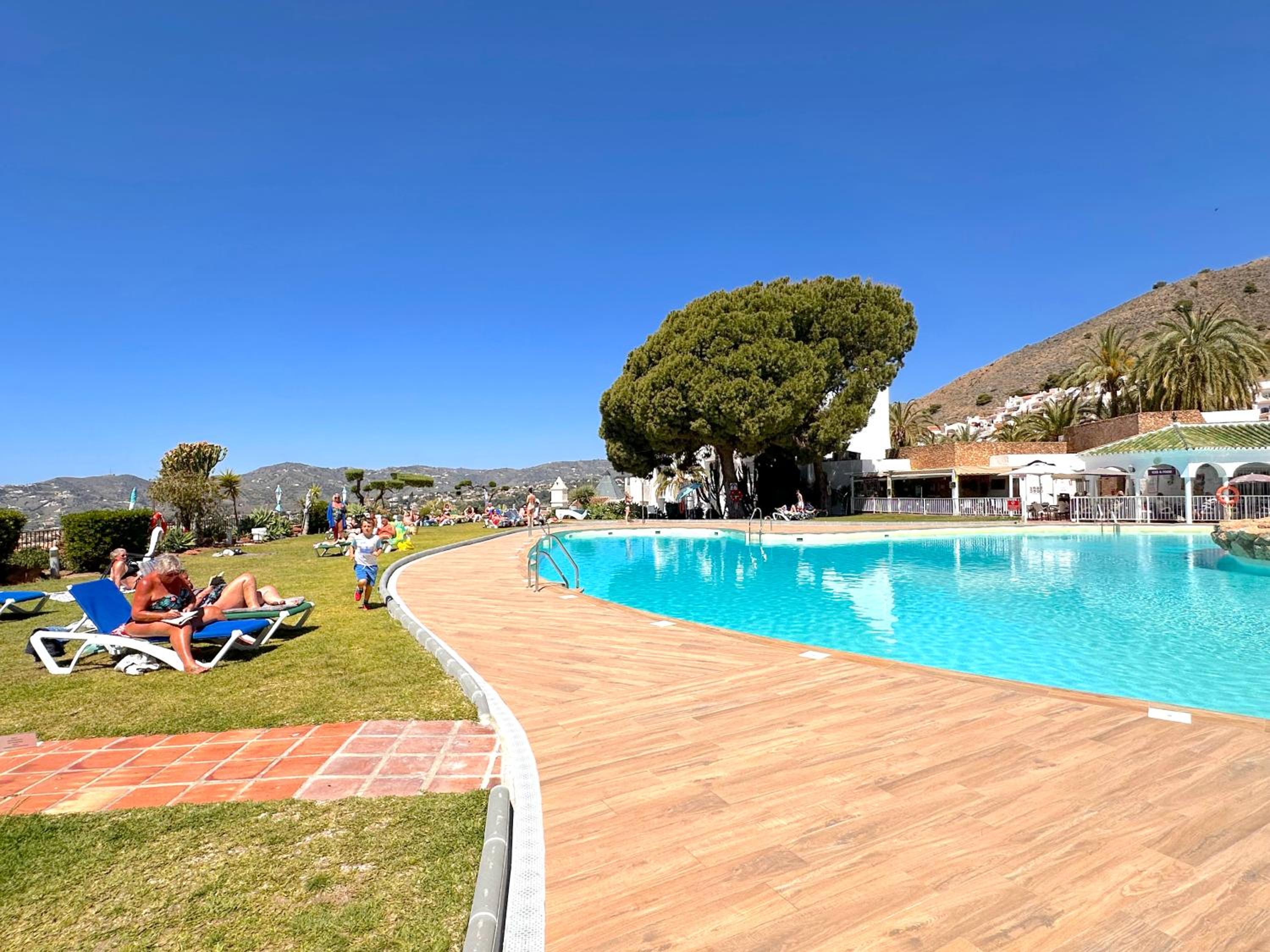 Hibiscos Seaview Terrace by Casasol