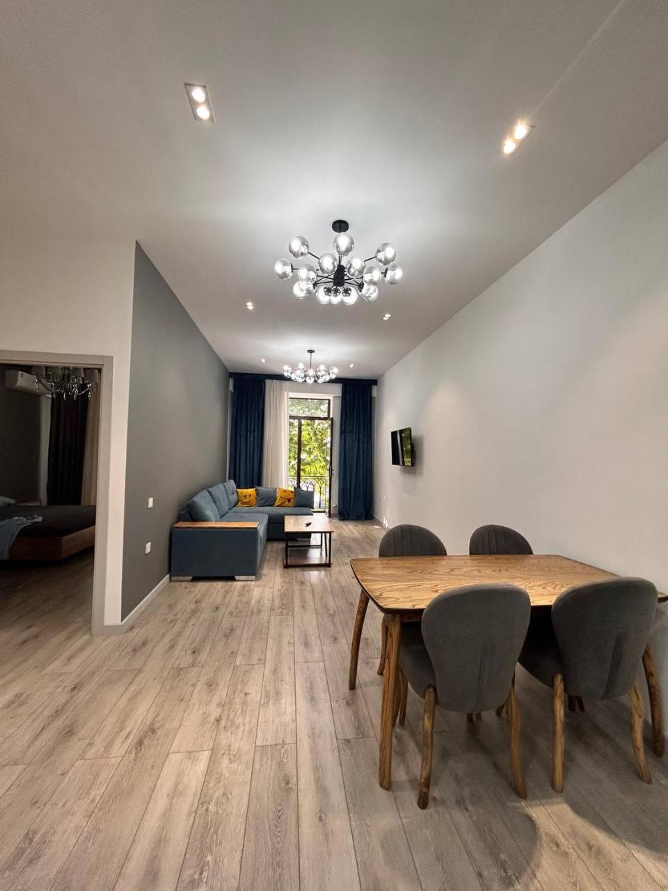 Deluxe Apartments