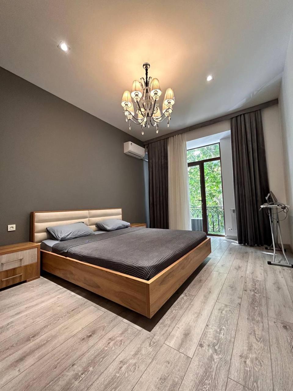 Deluxe Apartments