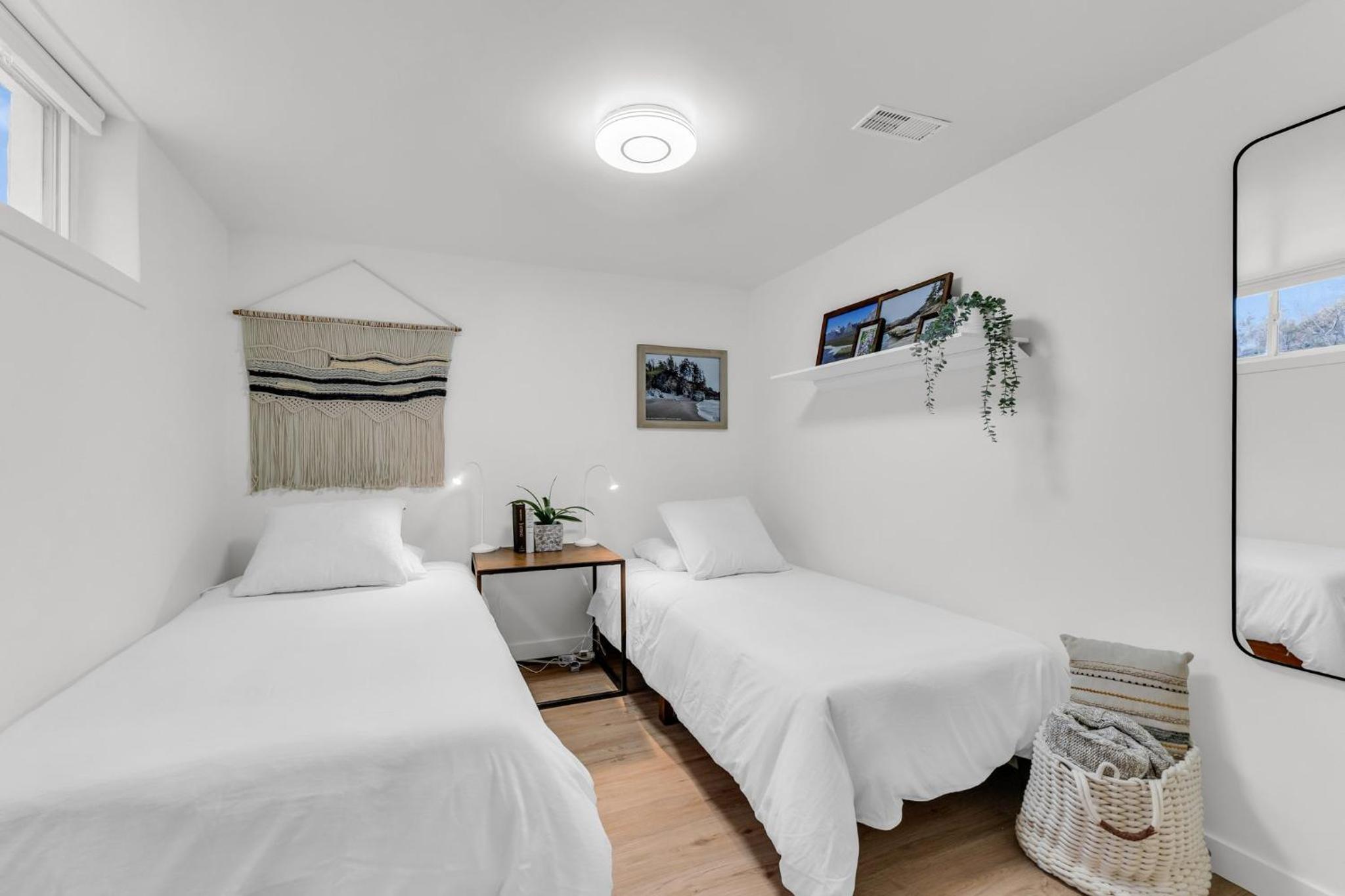 Bright 2-Bedroom Apartment