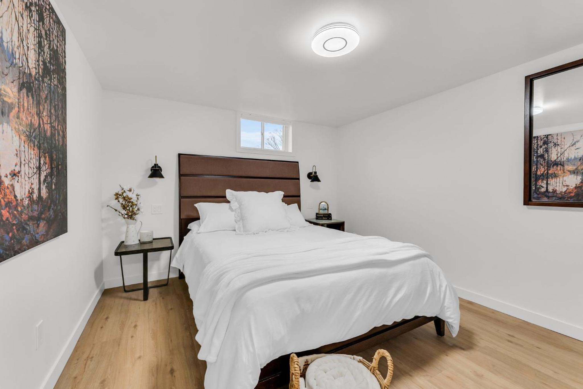 Bright 2-Bedroom Apartment