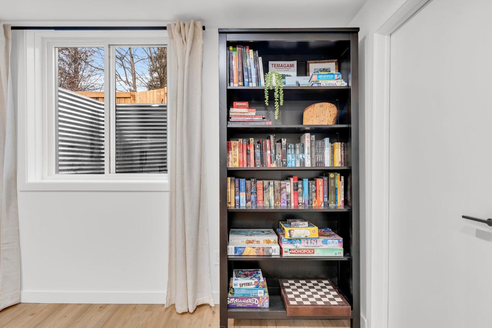 Bright 2-Bedroom Apartment
