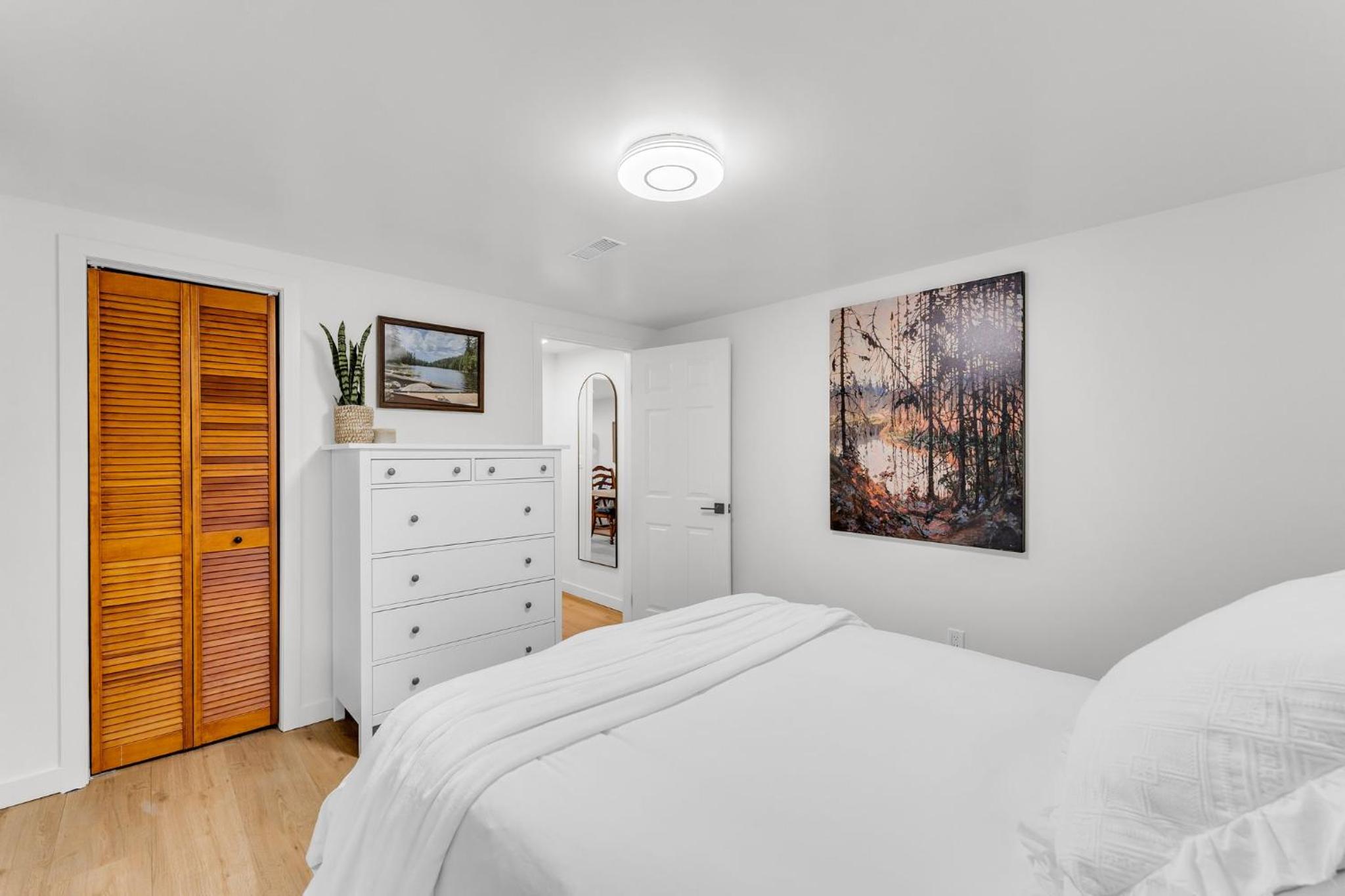 Bright 2-Bedroom Apartment