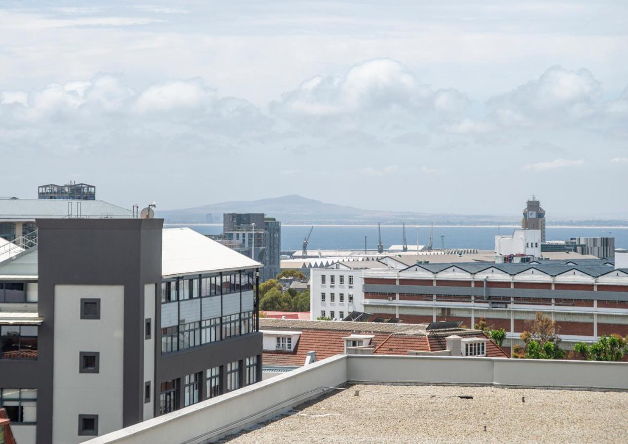 Sophisticated City Escape - Luxury De Waterkant Stay