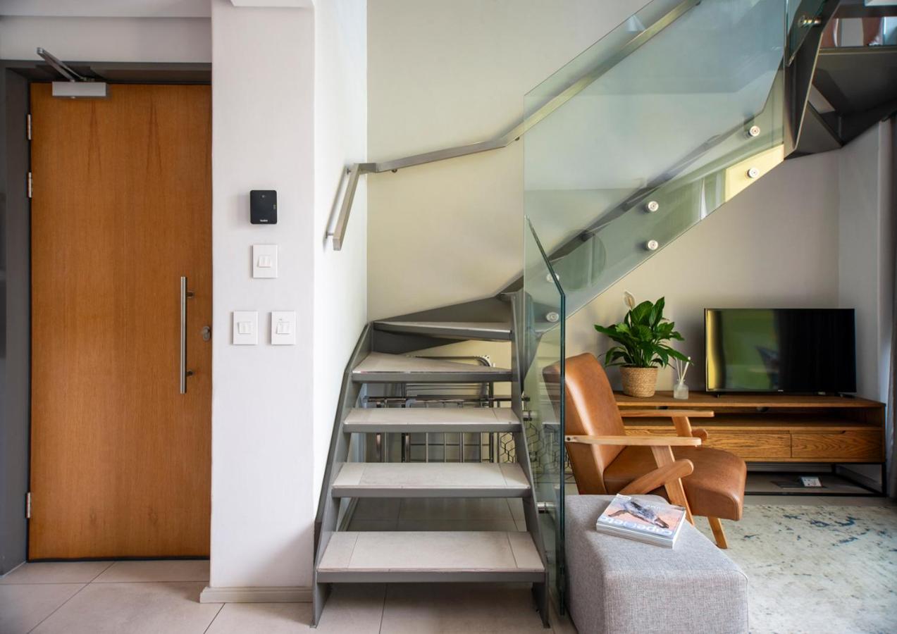 Sophisticated City Escape - Luxury De Waterkant Stay